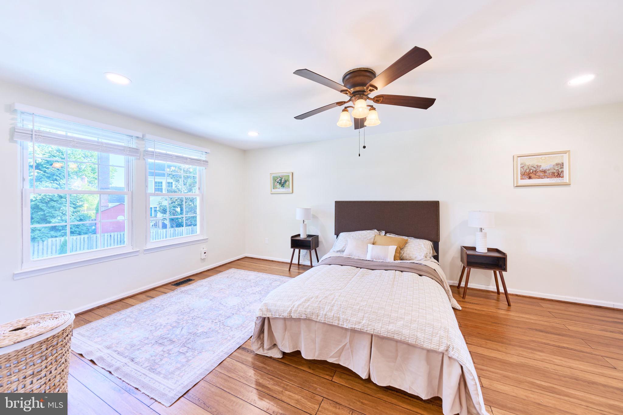 5416 HEDGEROW COURT
