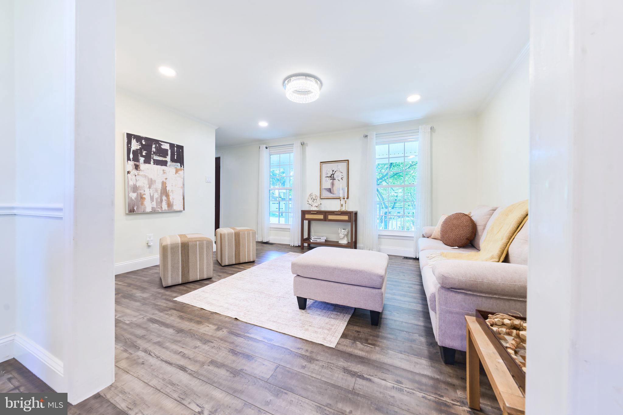5416 HEDGEROW COURT