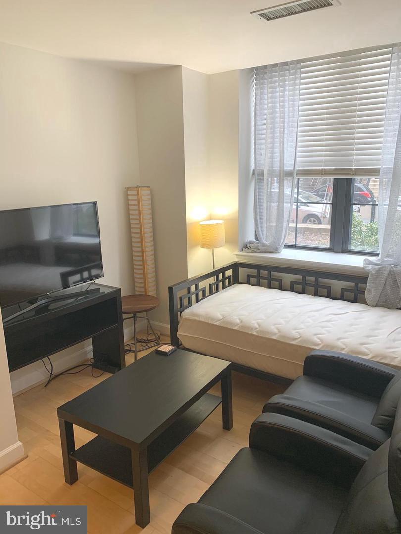 WEST END - Residential Lease