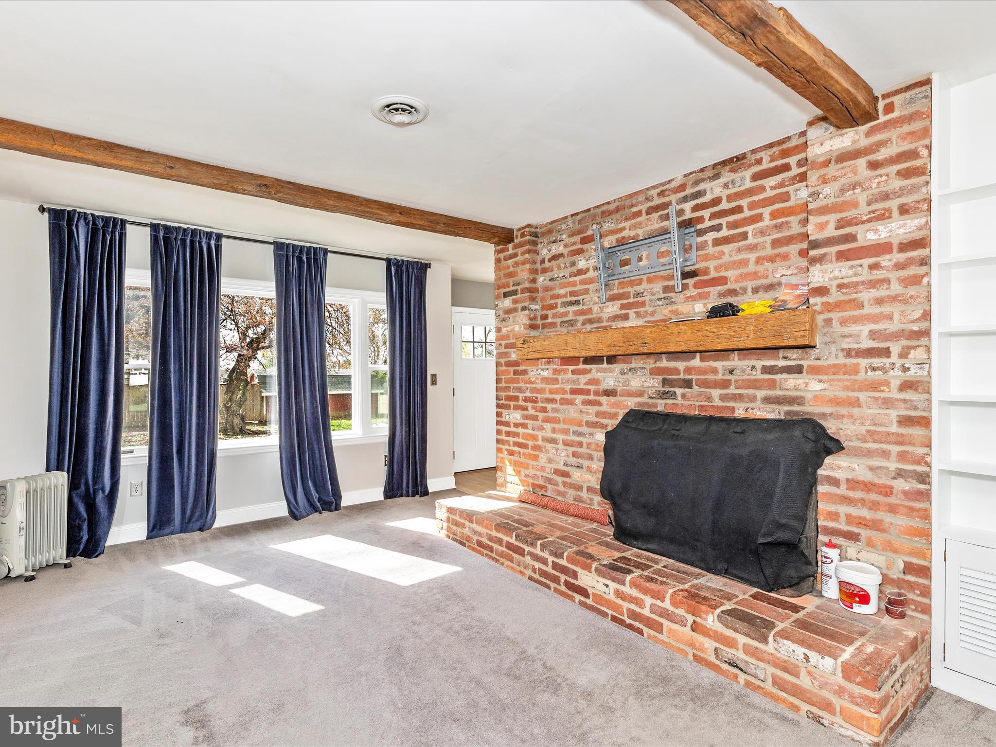 BROADVIEW ACRES - Residential