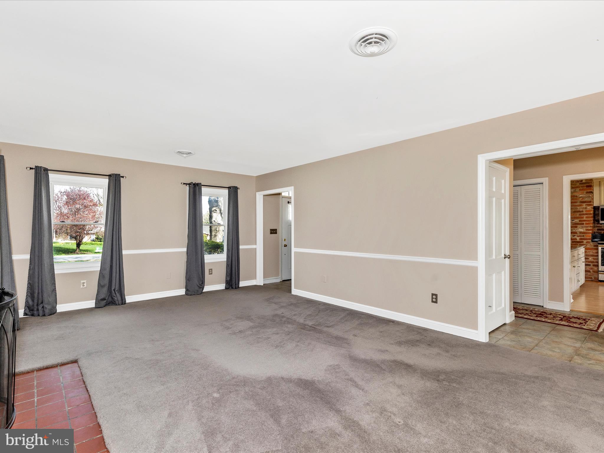 BROADVIEW ACRES - Residential