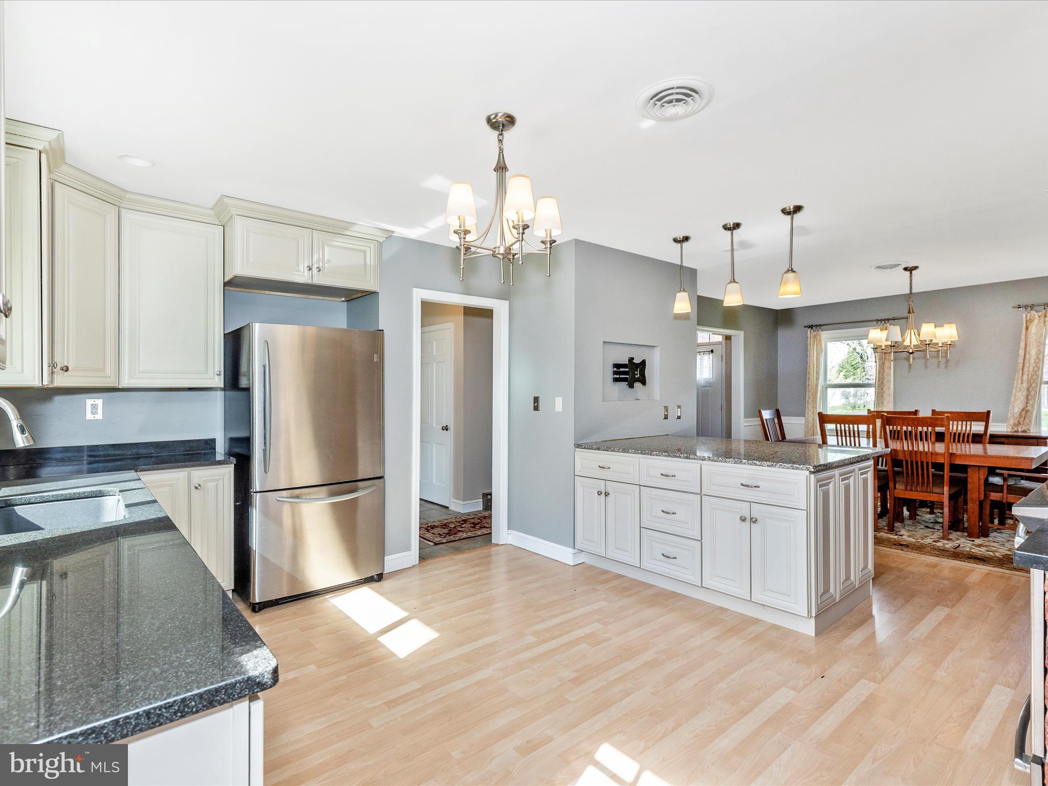 BROADVIEW ACRES - Residential