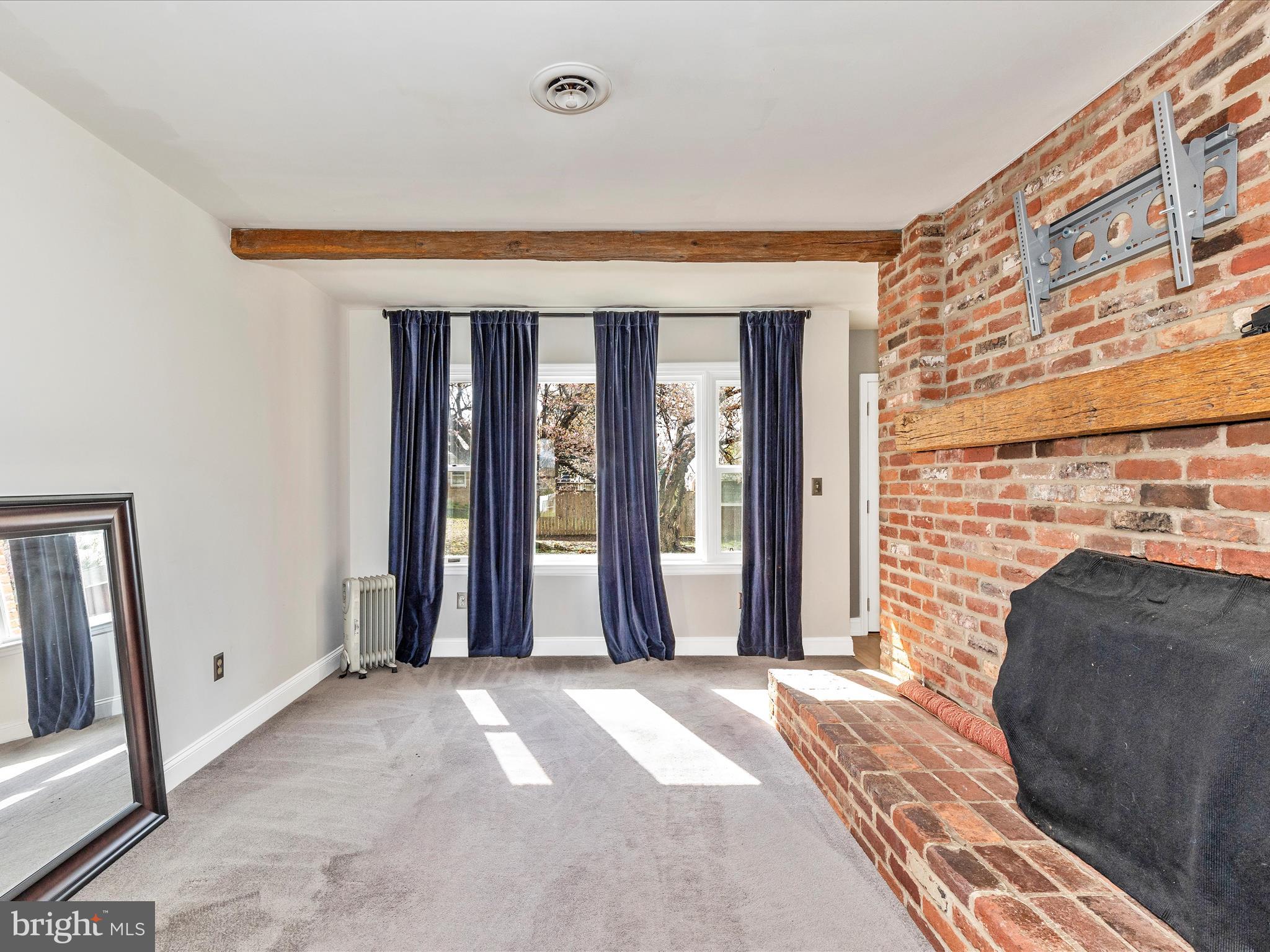 BROADVIEW ACRES - Residential