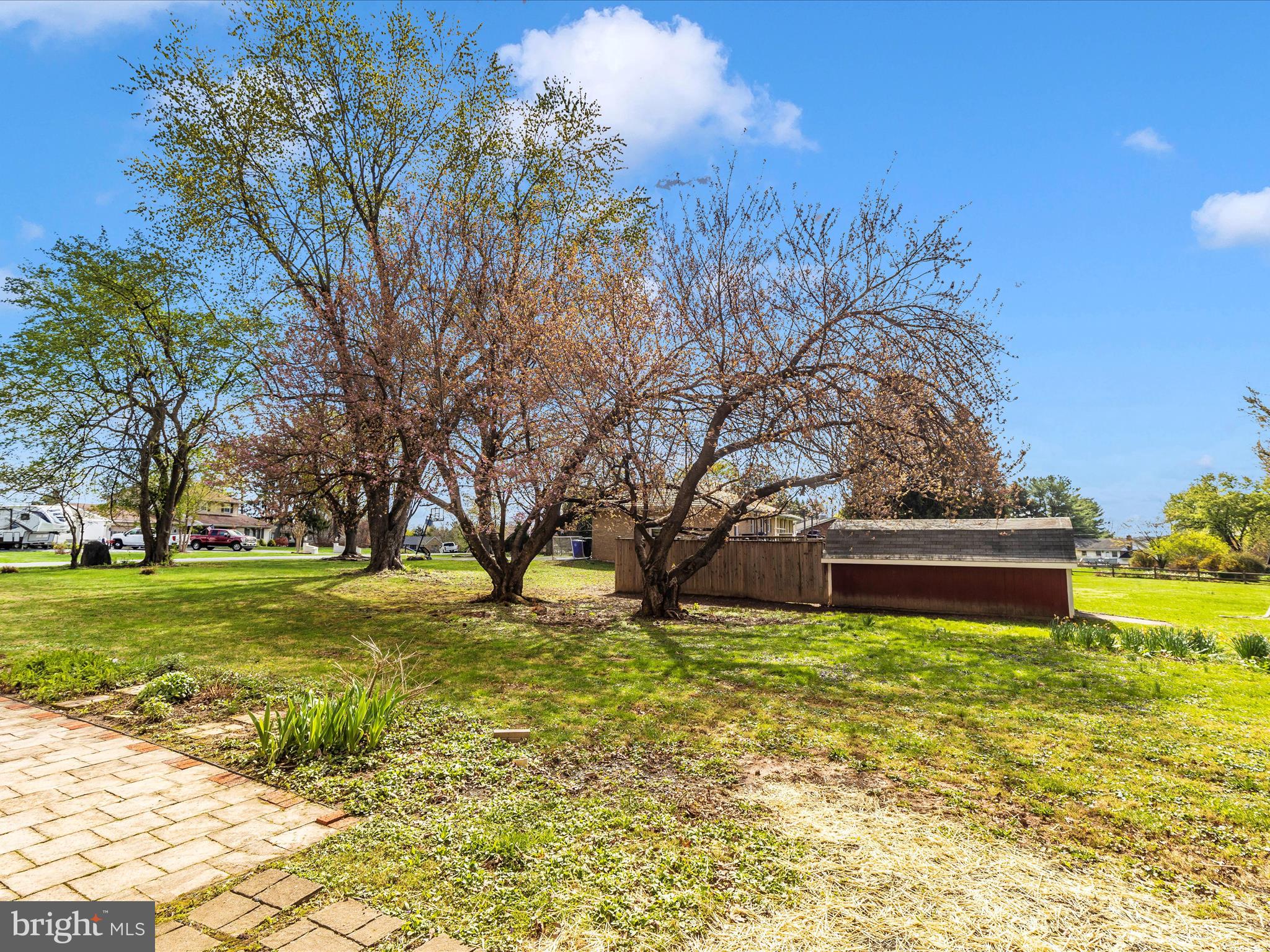 BROADVIEW ACRES - Residential