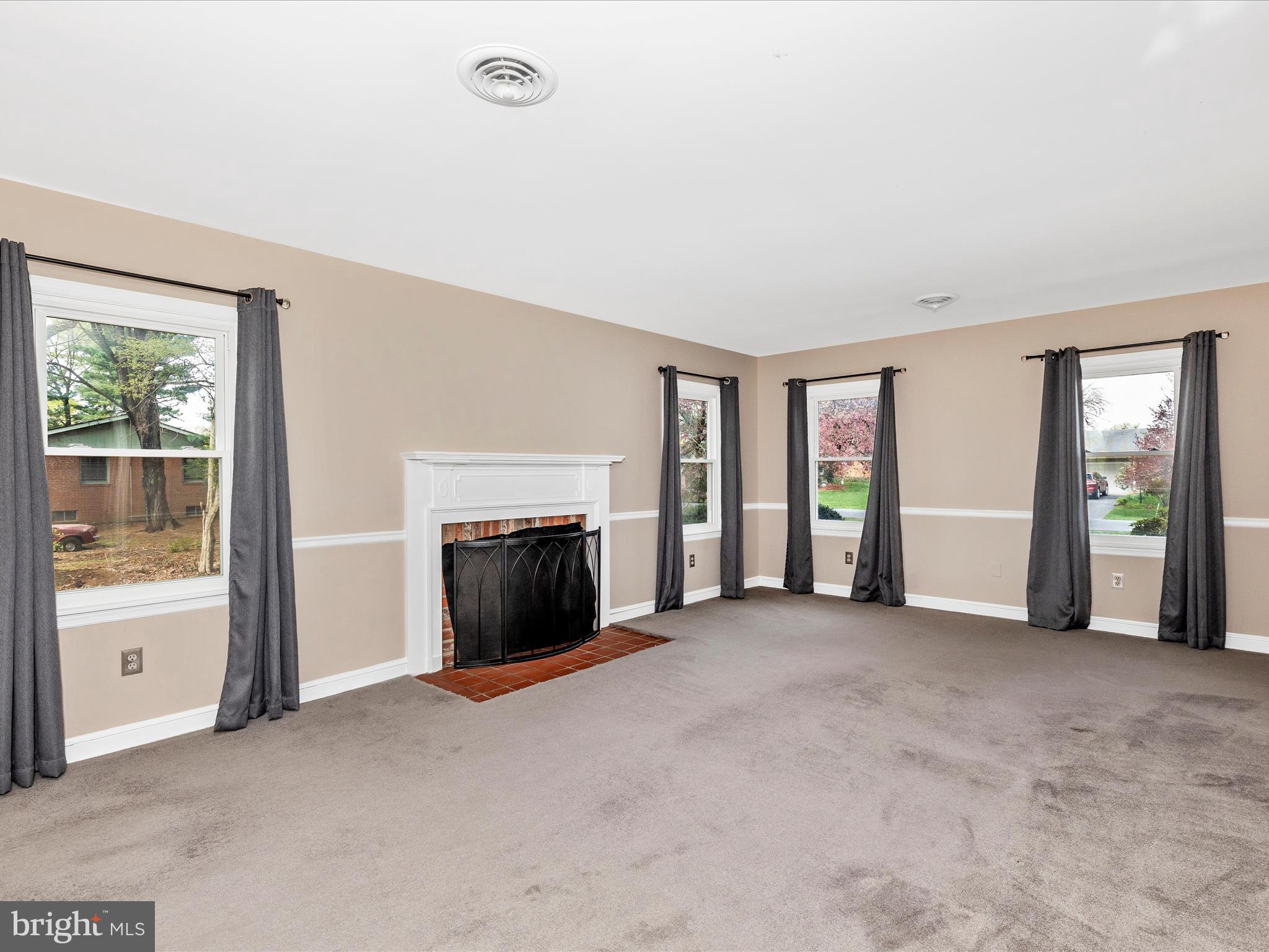 BROADVIEW ACRES - Residential