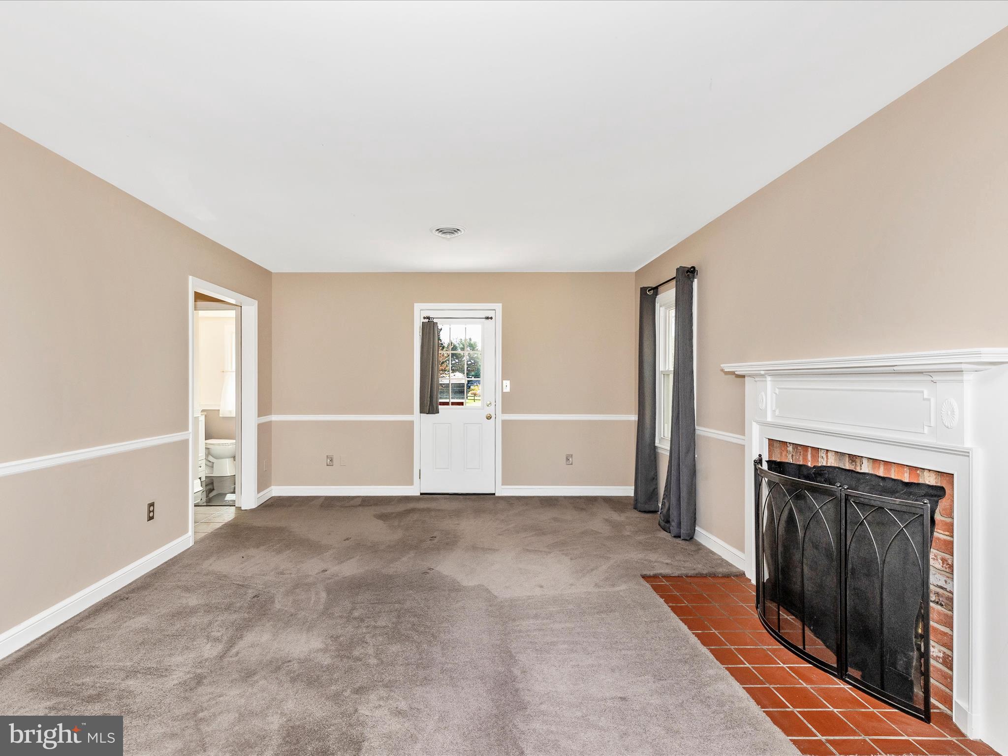 BROADVIEW ACRES - Residential