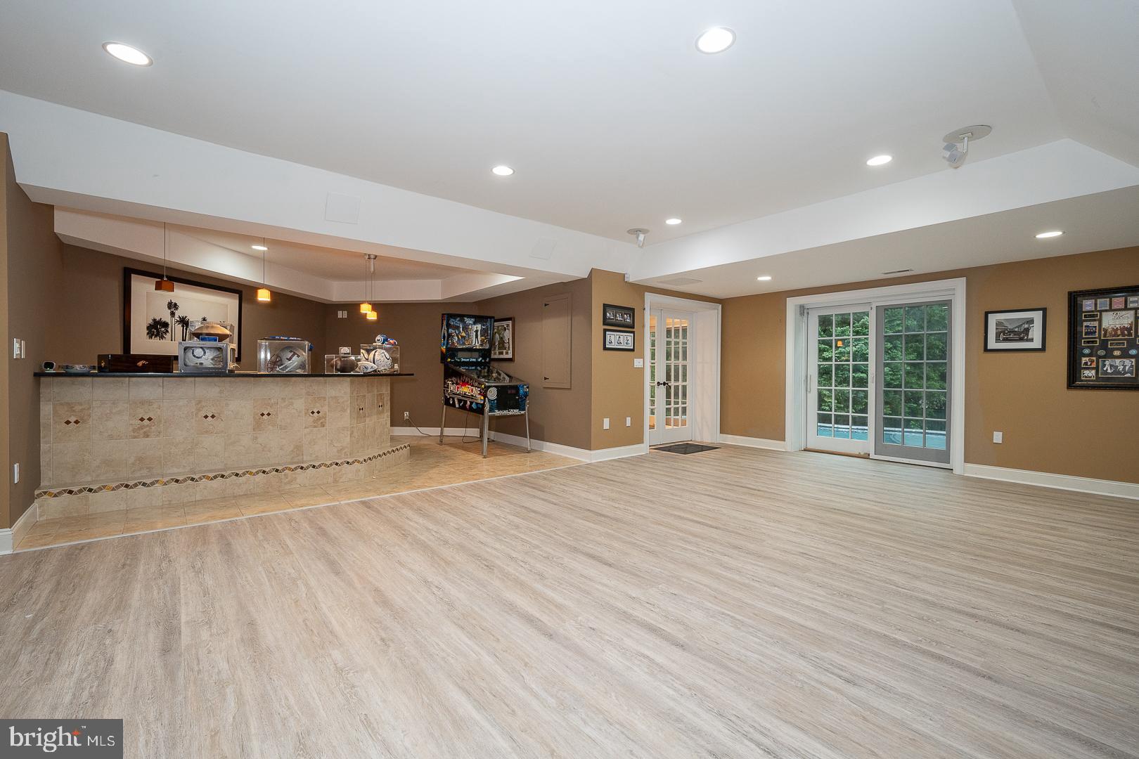 GLADWYNE - Residential