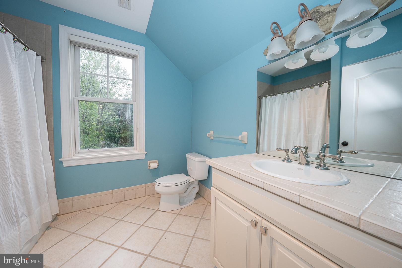 GLADWYNE - Residential