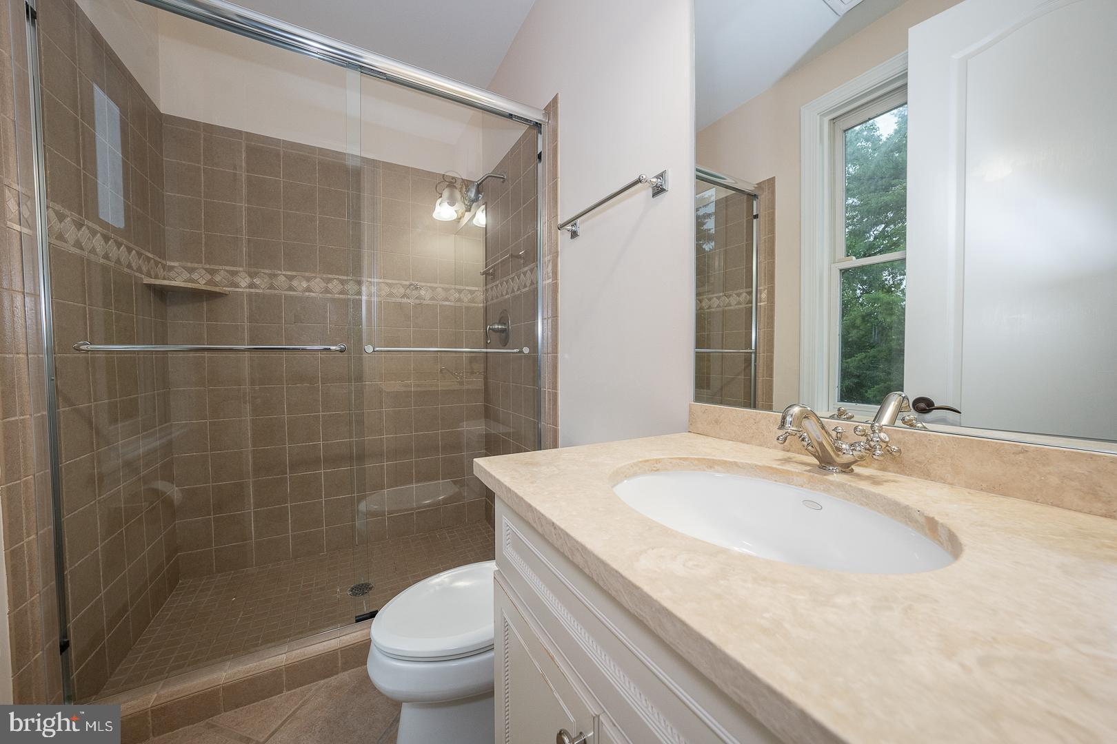 GLADWYNE - Residential