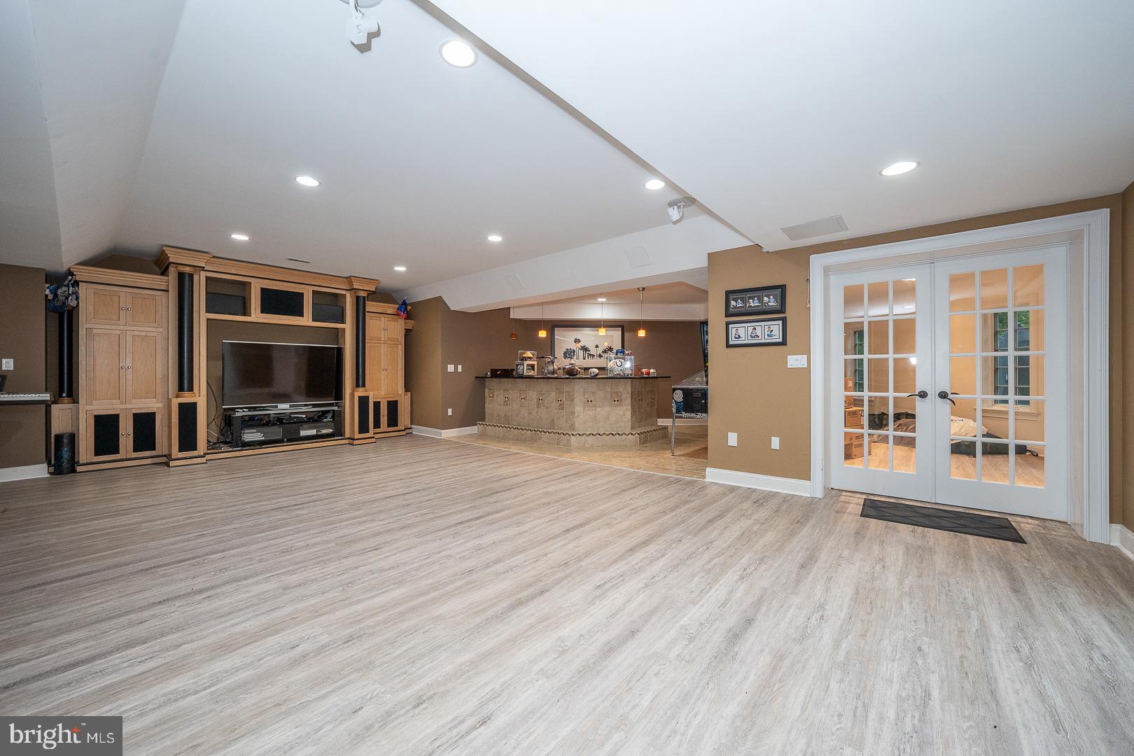 GLADWYNE - Residential