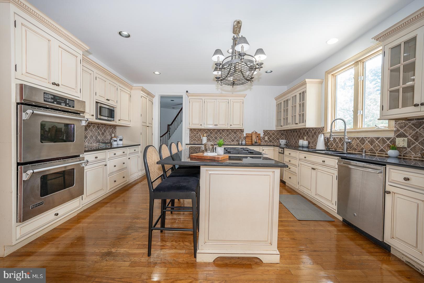 GLADWYNE - Residential