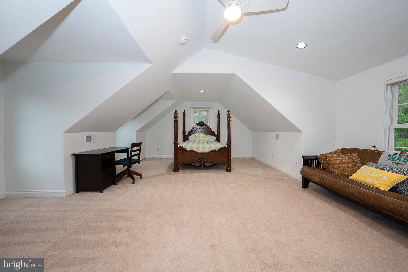 GLADWYNE - Residential