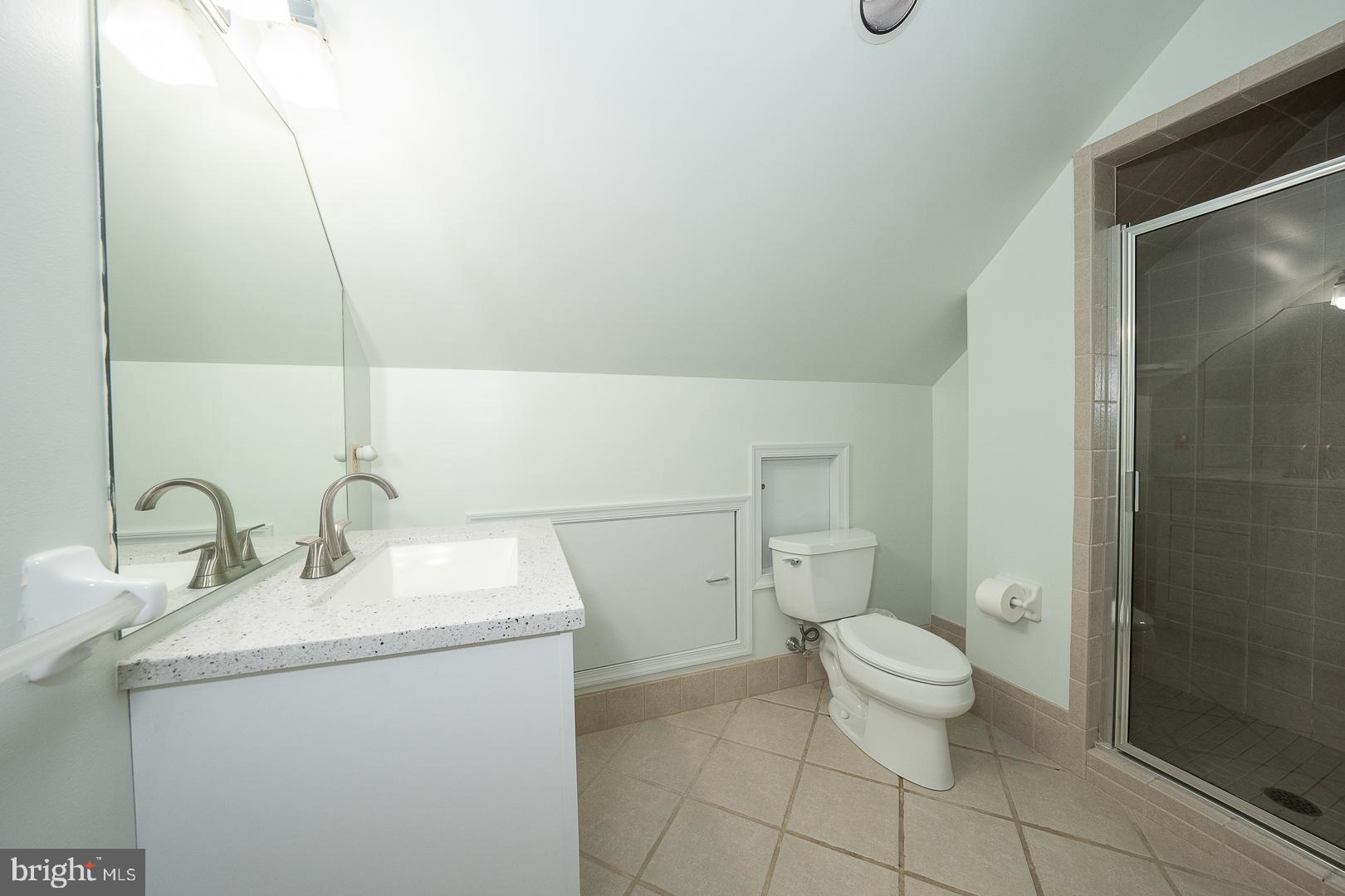 GLADWYNE - Residential