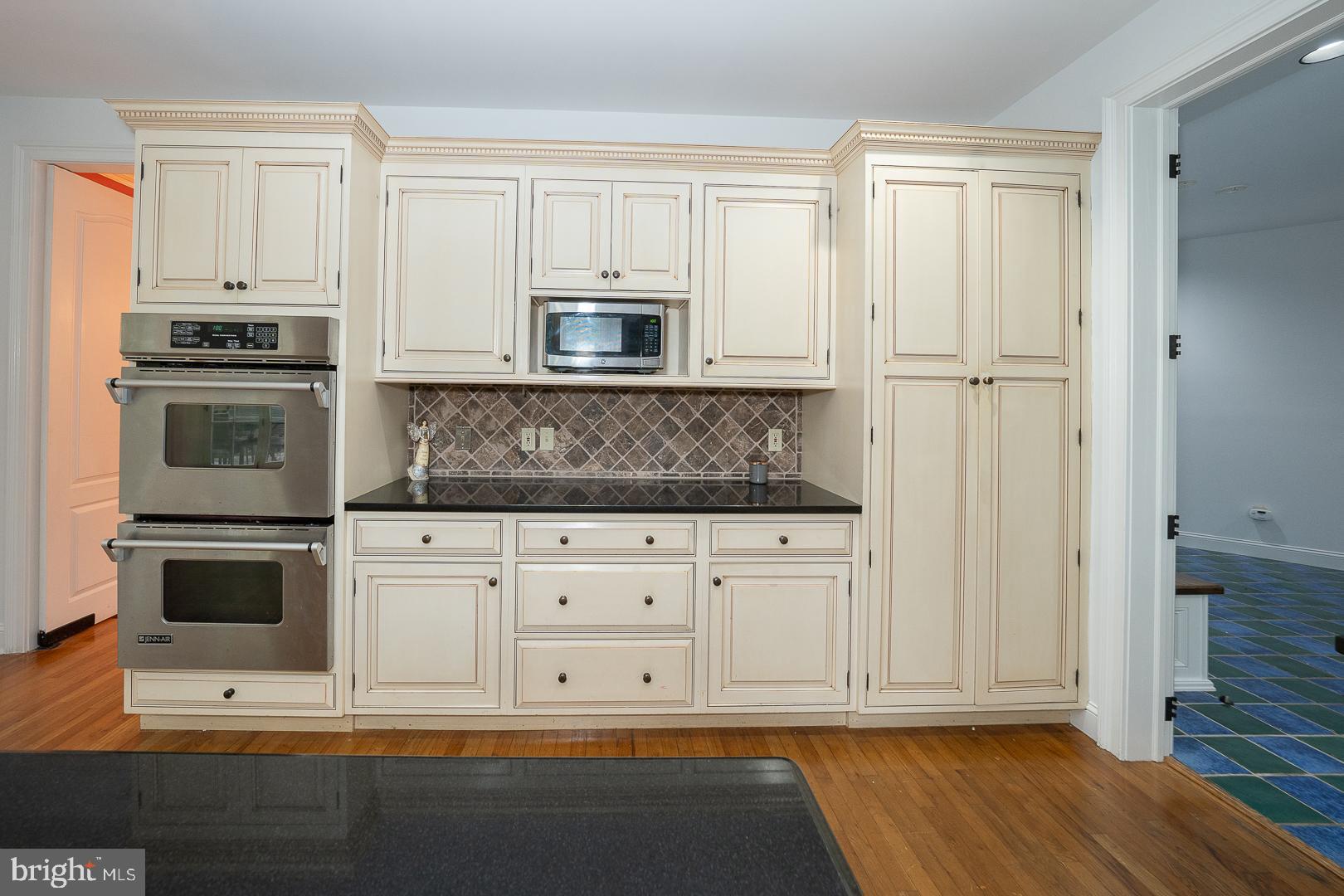 GLADWYNE - Residential