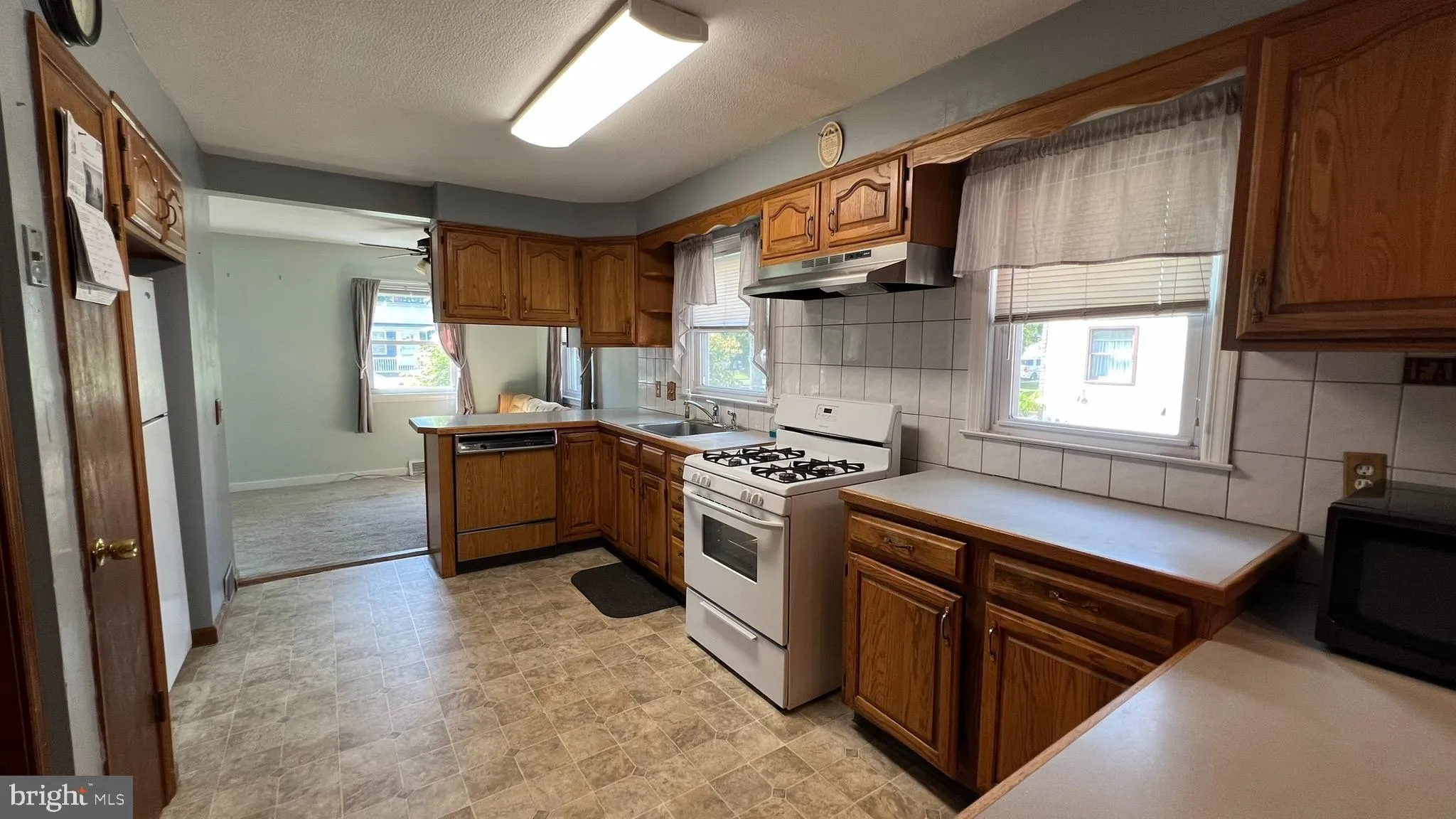 Stratford, New Jersey 08084, United States, 3 Bedrooms Bedrooms, ,1 BathroomBathrooms,Residential,Contingent,185836