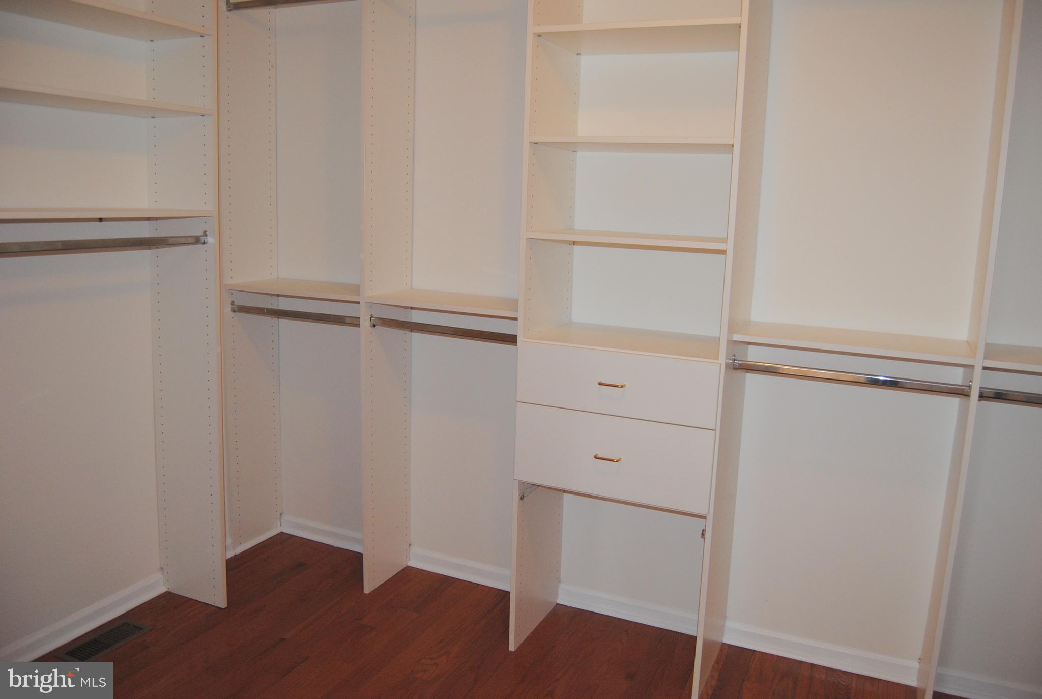 SPRINGHOUSE WOODS - Residential