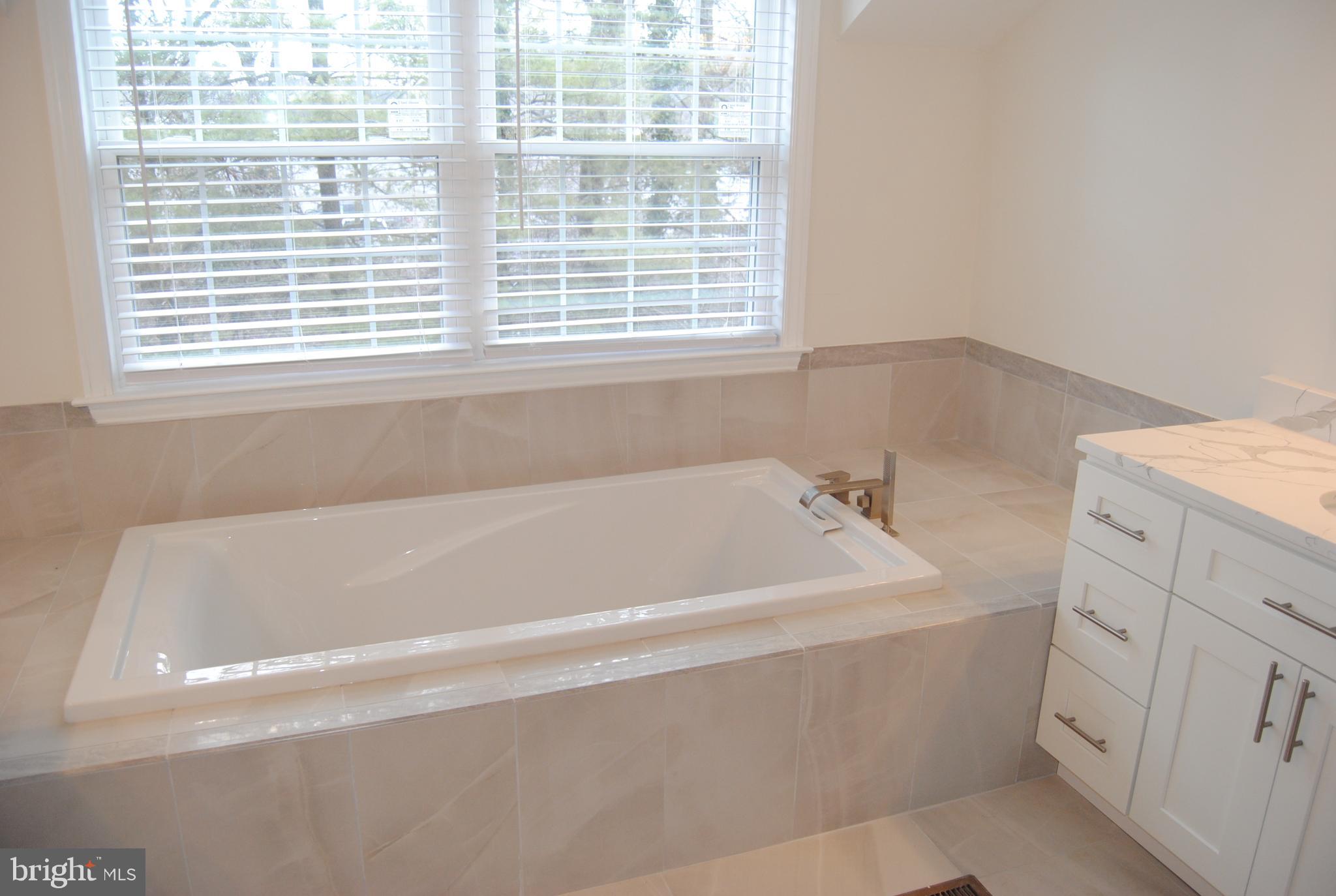 SPRINGHOUSE WOODS - Residential