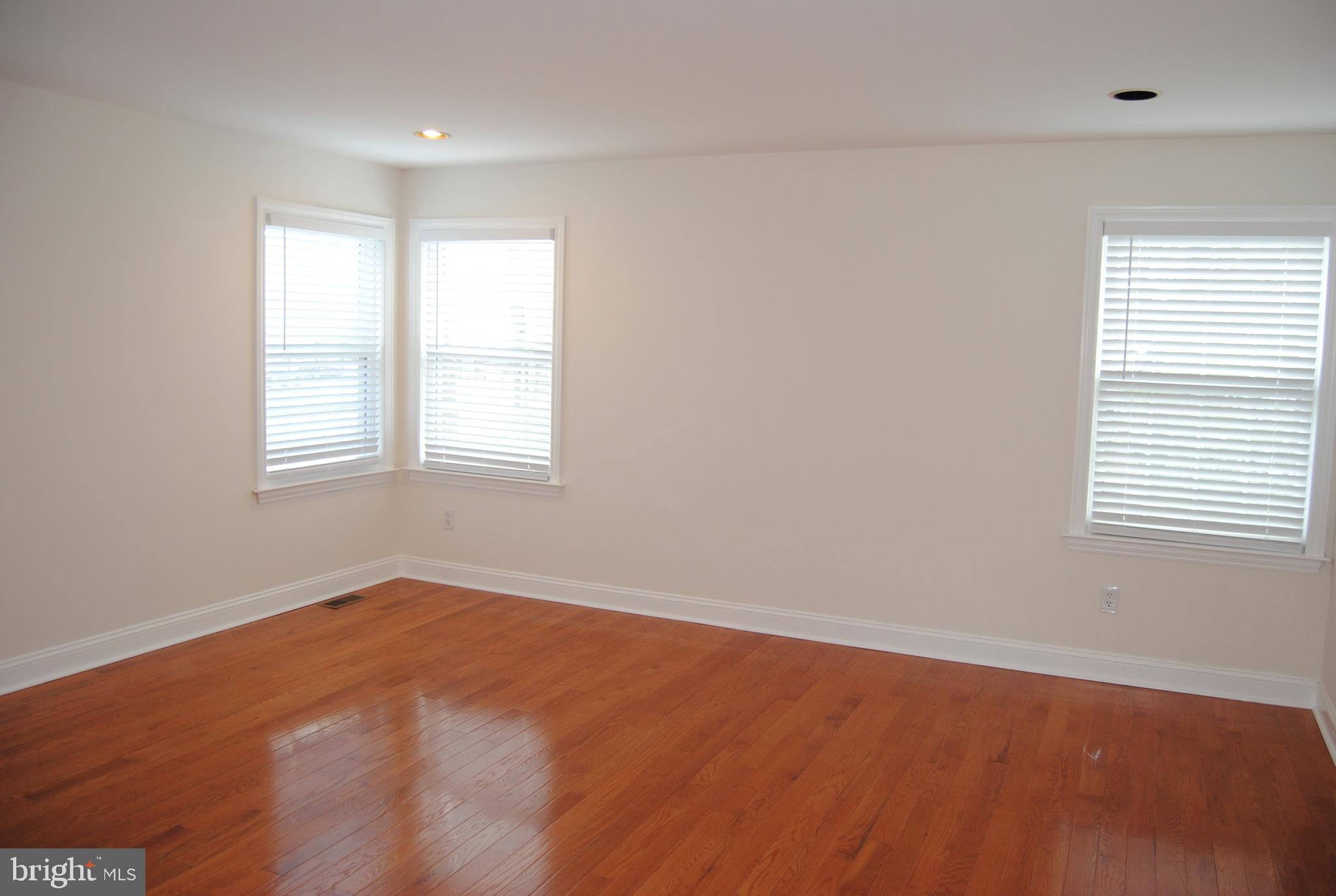 SPRINGHOUSE WOODS - Residential