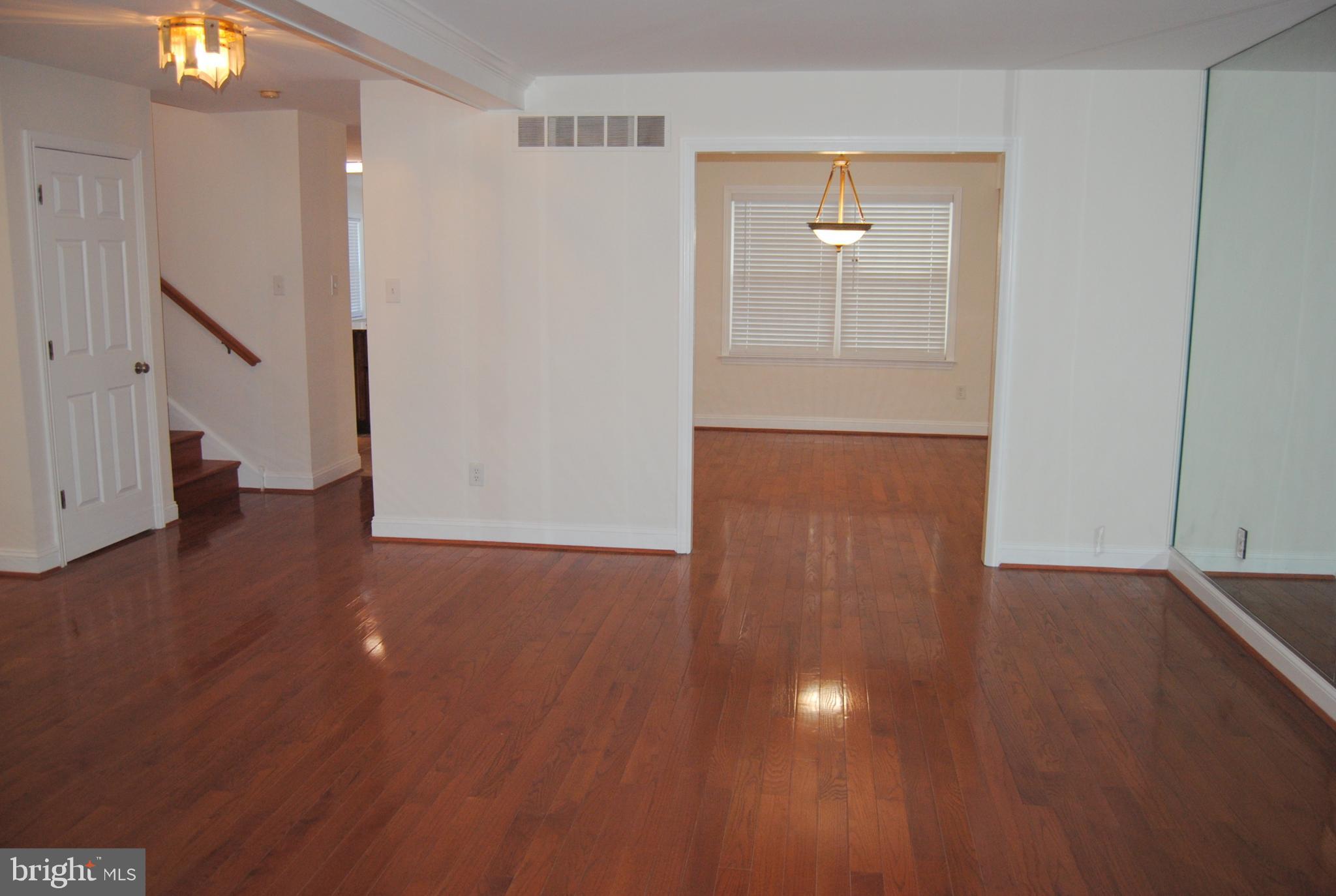 SPRINGHOUSE WOODS - Residential