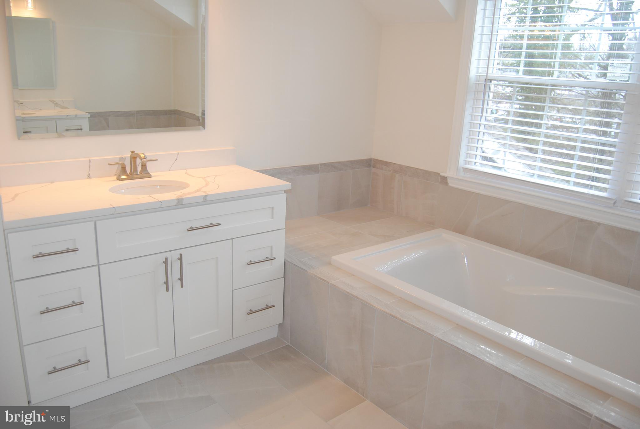 SPRINGHOUSE WOODS - Residential