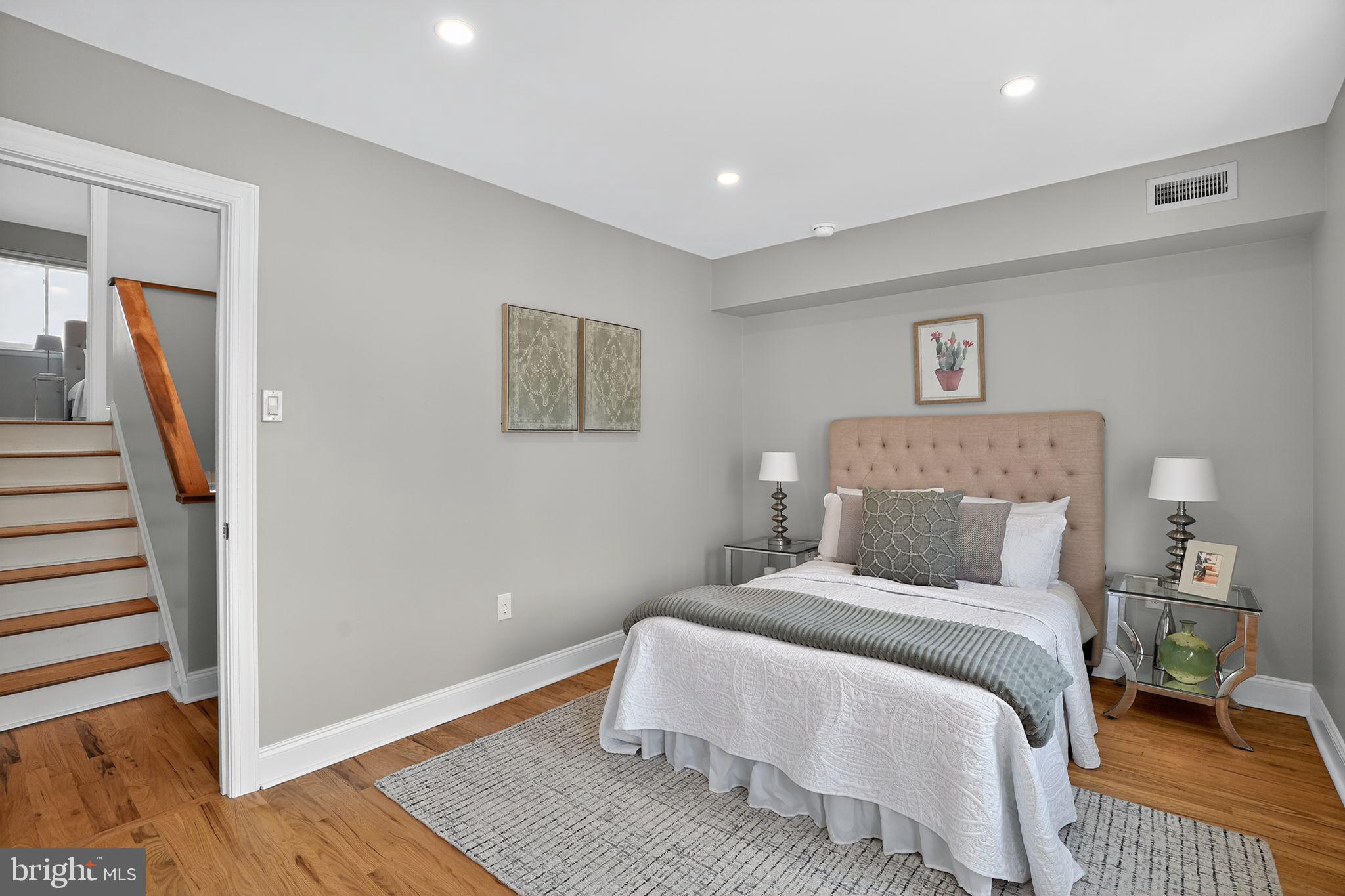 FAIRMOUNT - Residential