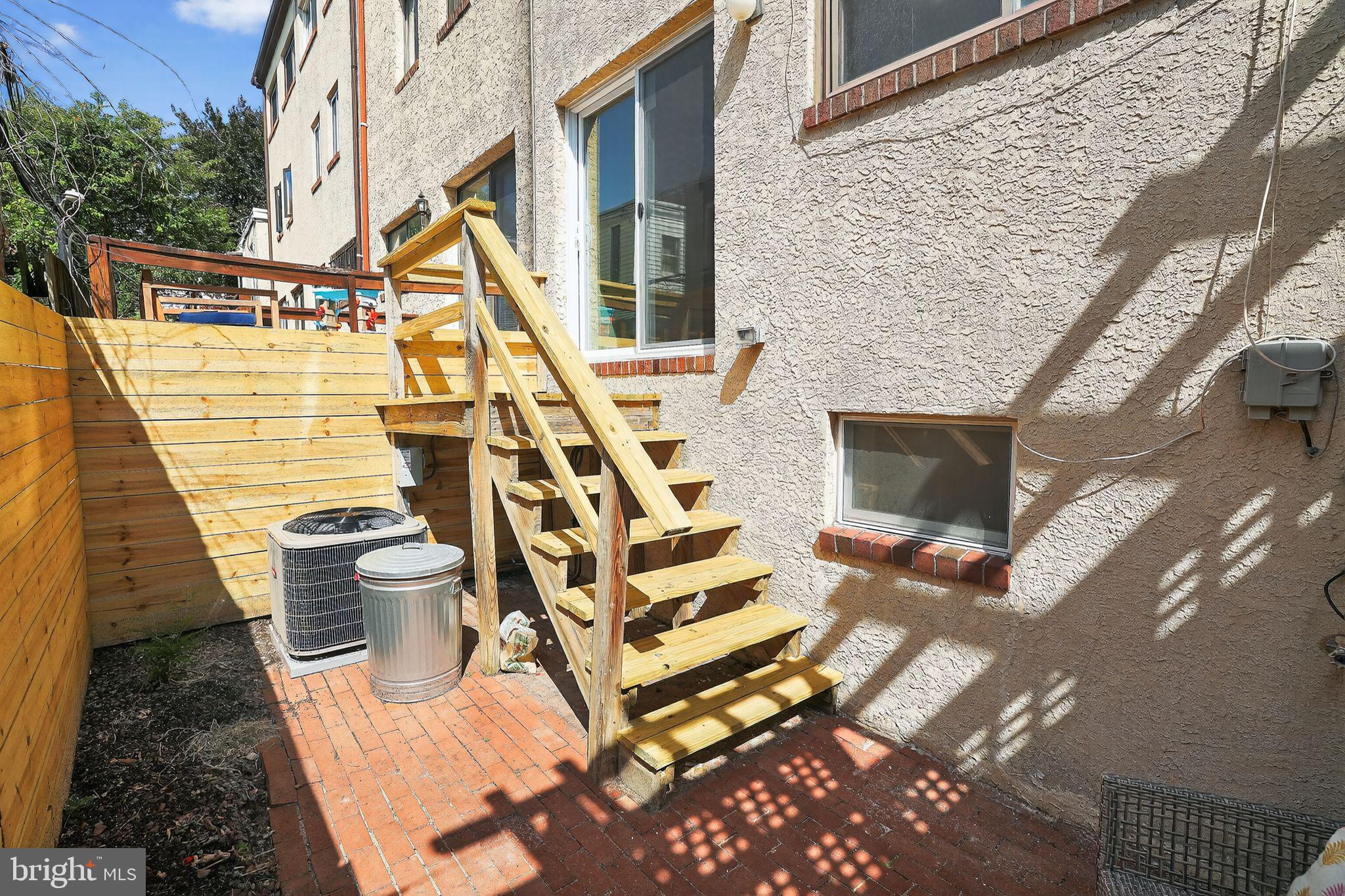 FAIRMOUNT - Residential