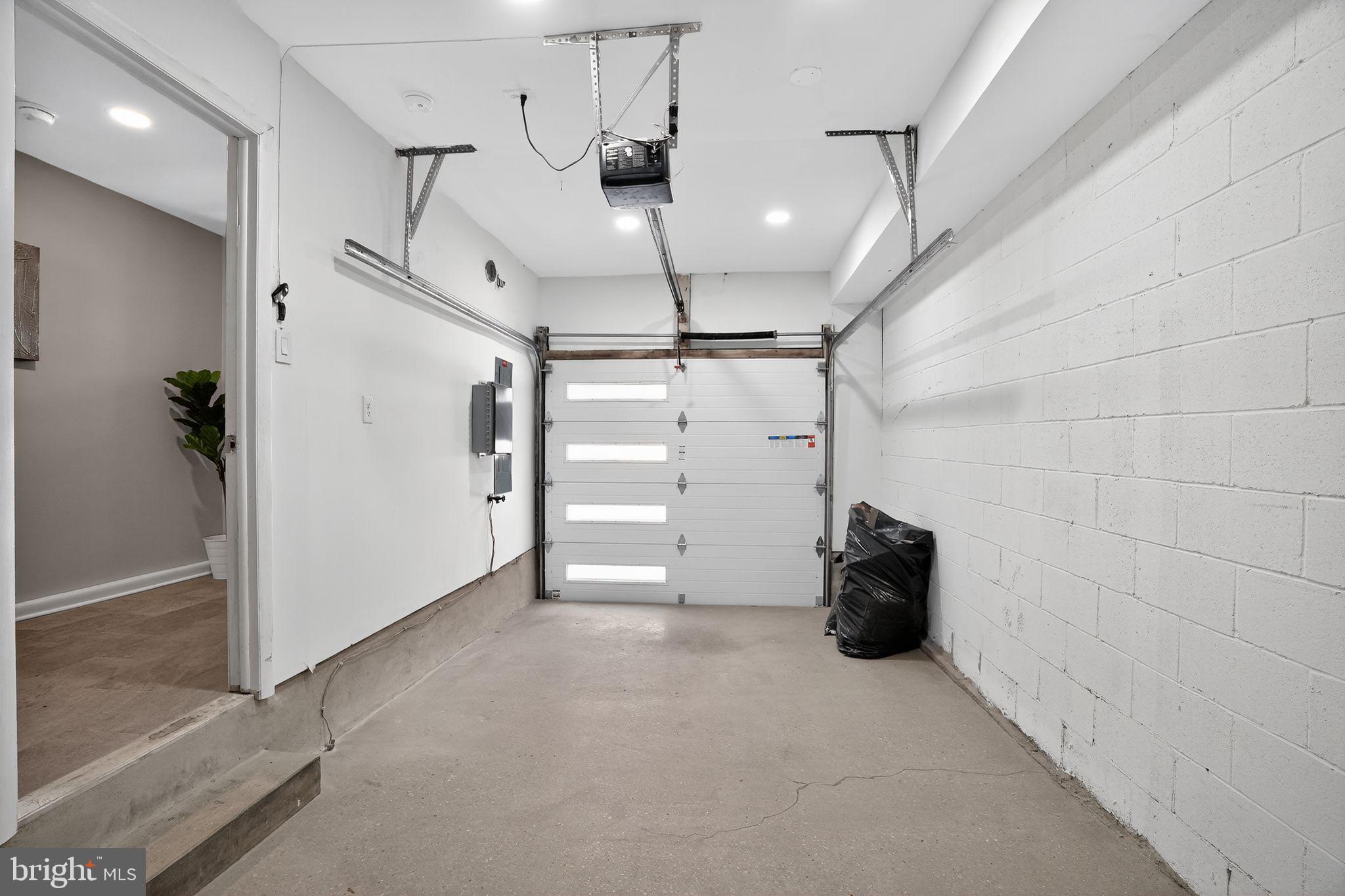 FAIRMOUNT - Residential