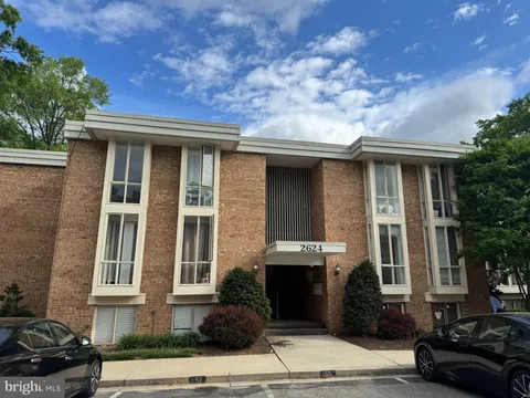 2624 Redcoat Drive Unit 2B, Alexandria, VA MLS: VAFX2240892