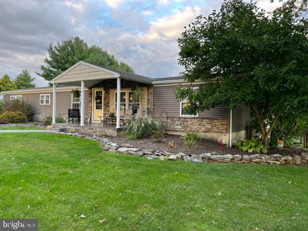 Photo of 620 W ROUTE 897, REINHOLDS, PA 17569 (MLS # PALA2025820)