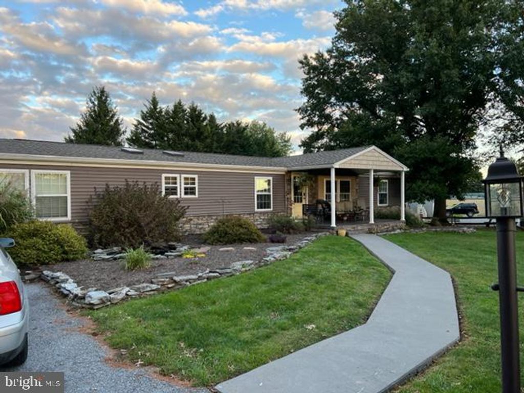 Photo of 620 W ROUTE 897, REINHOLDS, PA 17569 (MLS # PALA2025820)