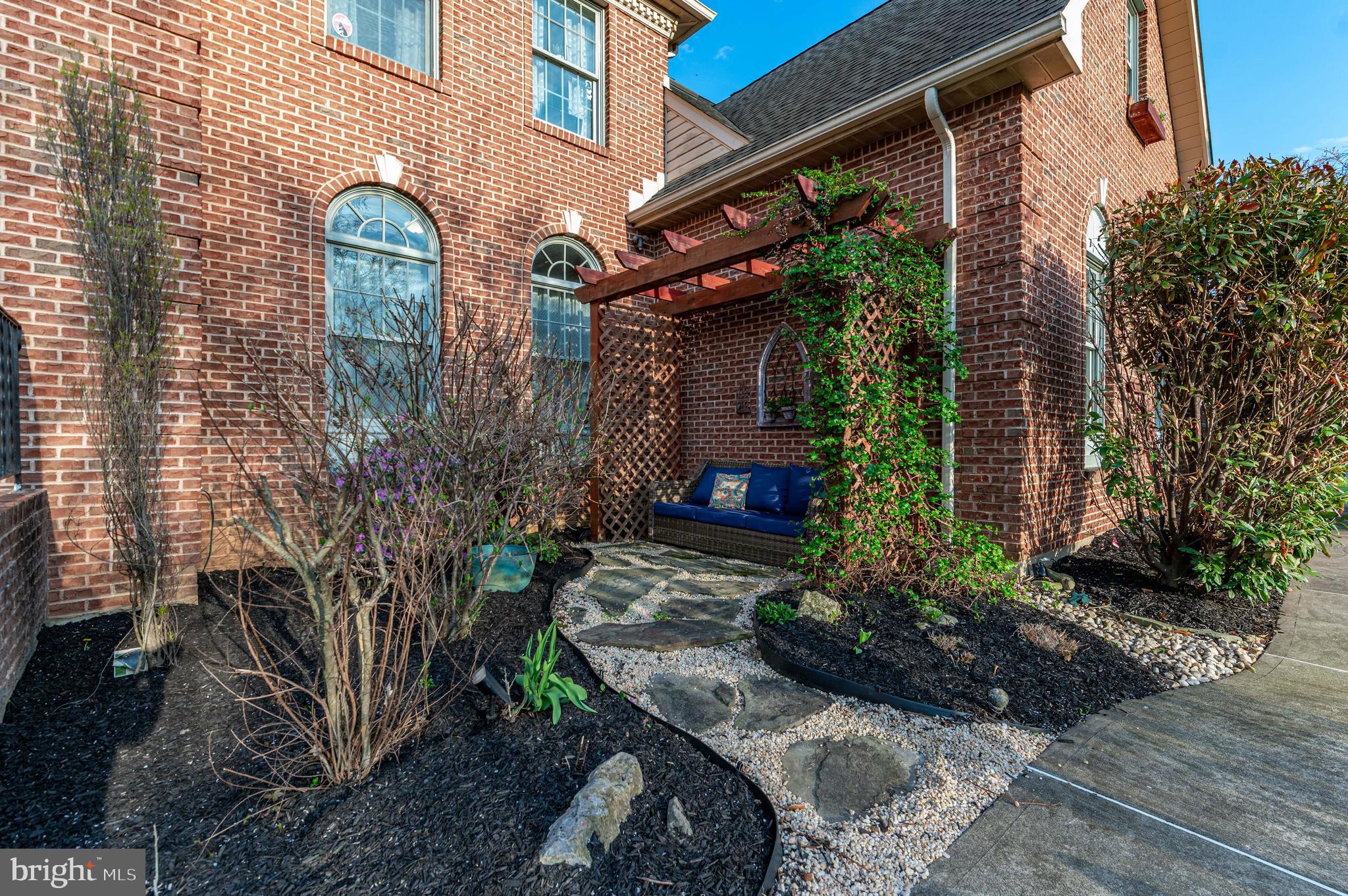 WALNUT CHASE NORTH - Residential