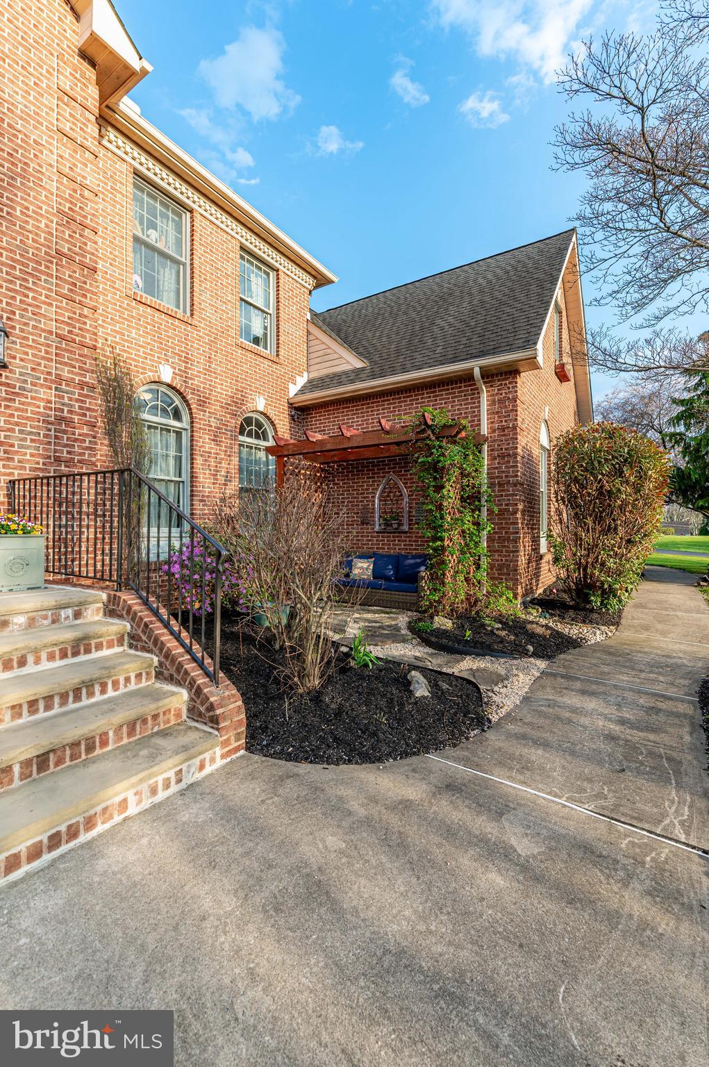 WALNUT CHASE NORTH - Residential