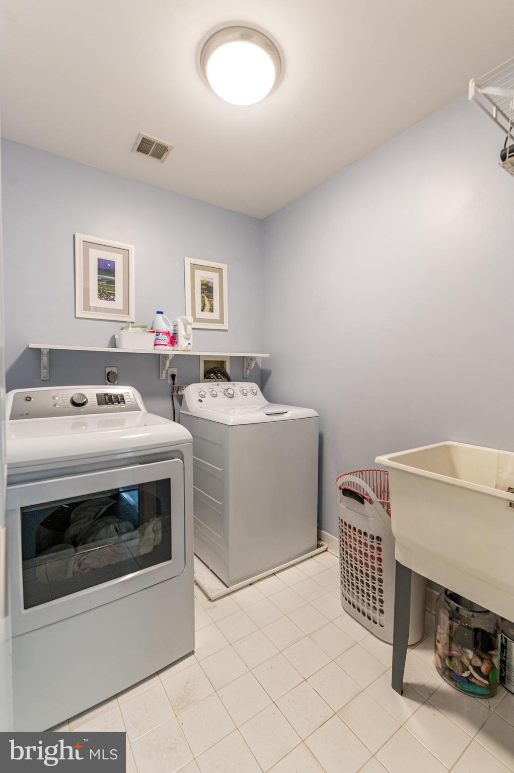 WALNUT CHASE NORTH - Residential