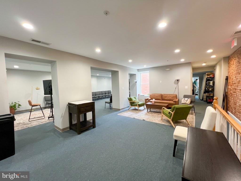 427 8TH STREET SE 425