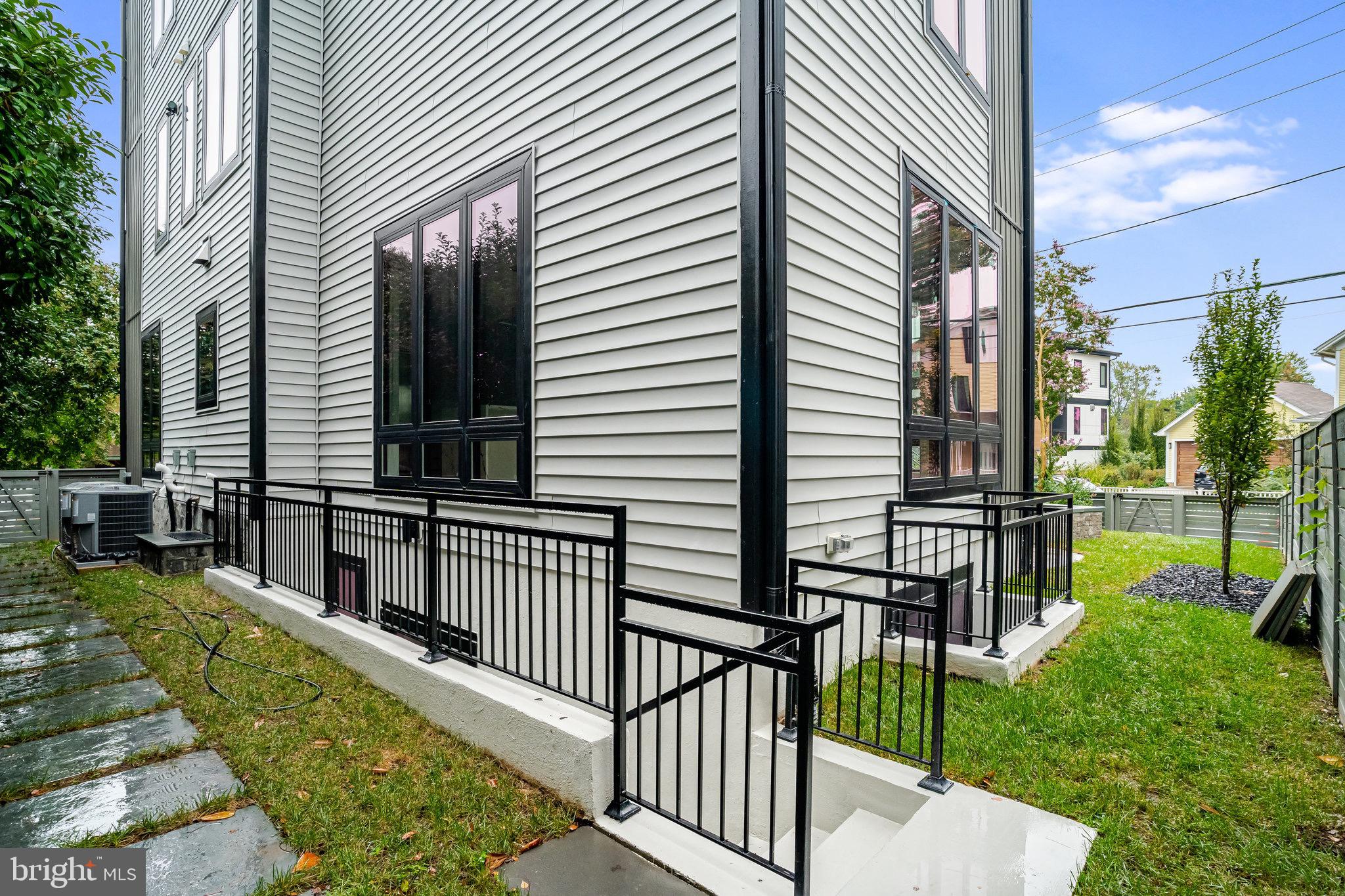 ASHTON HEIGHTS - Residential