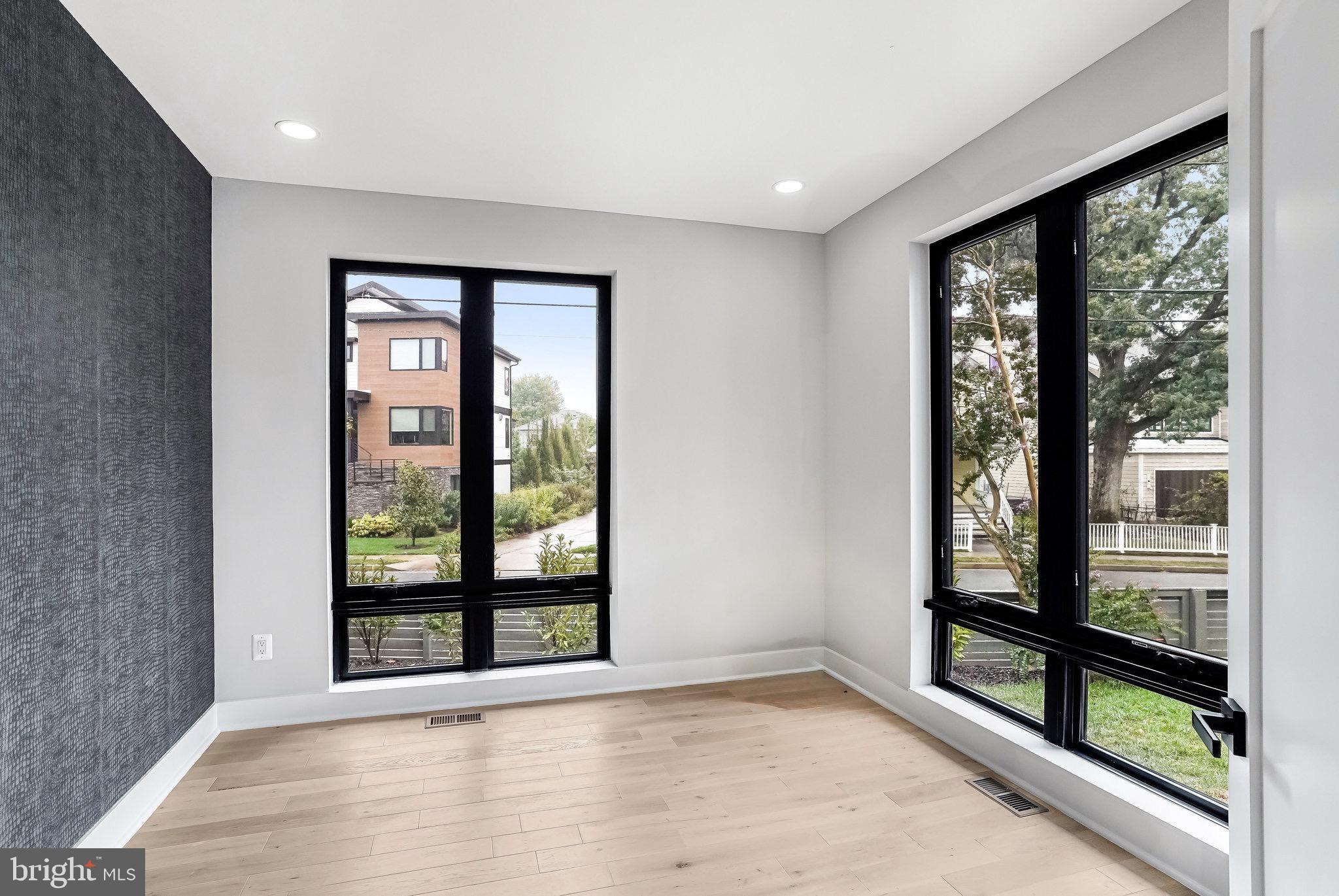 ASHTON HEIGHTS - Residential