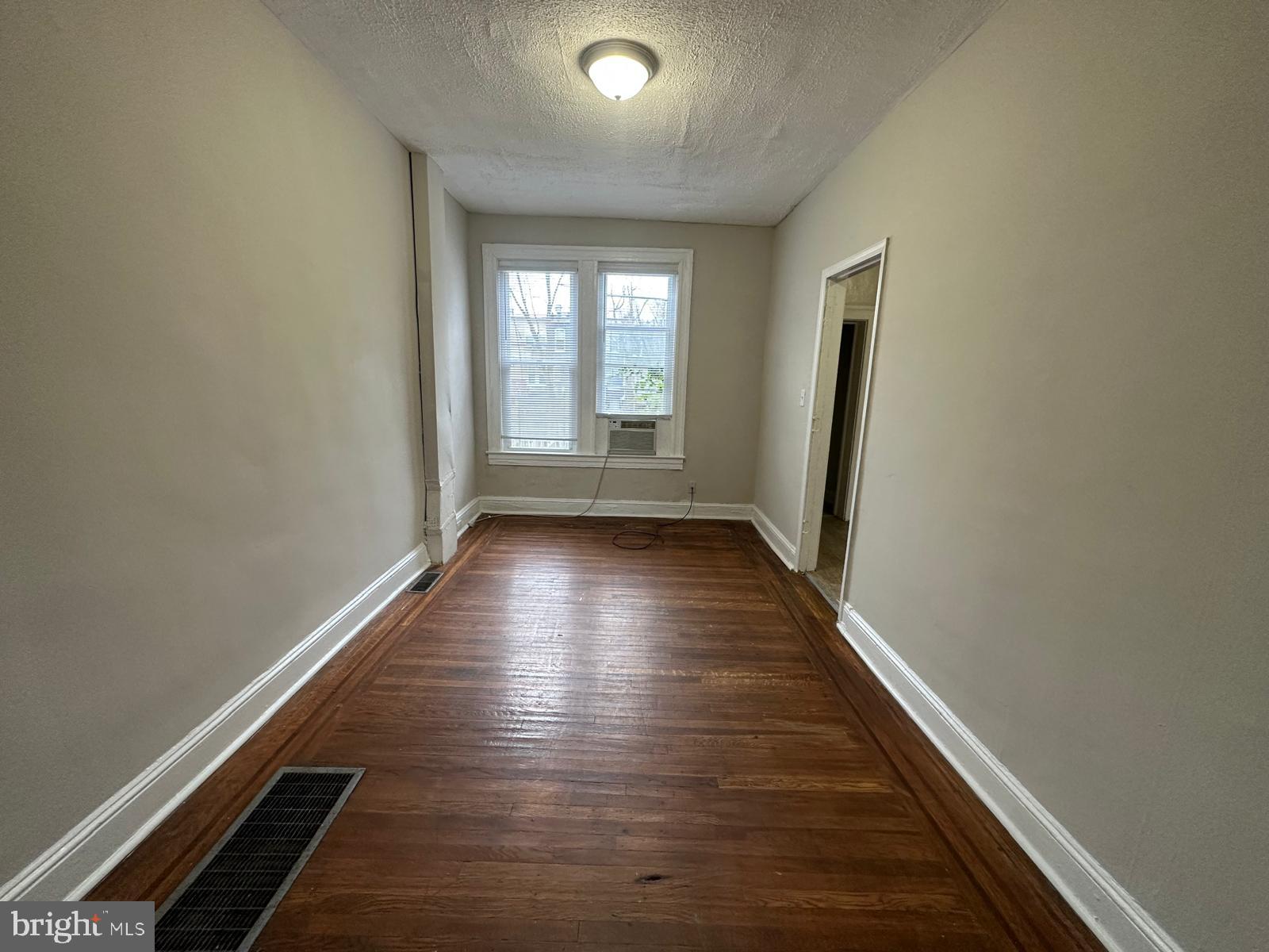 WOODMERE - Residential