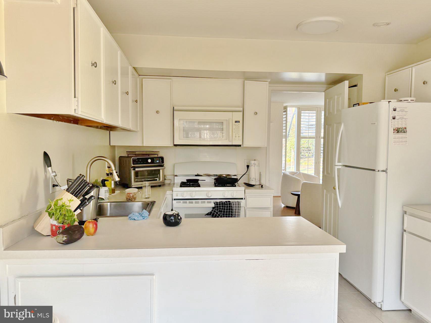 INVERNESS FOREST - Residential Lease