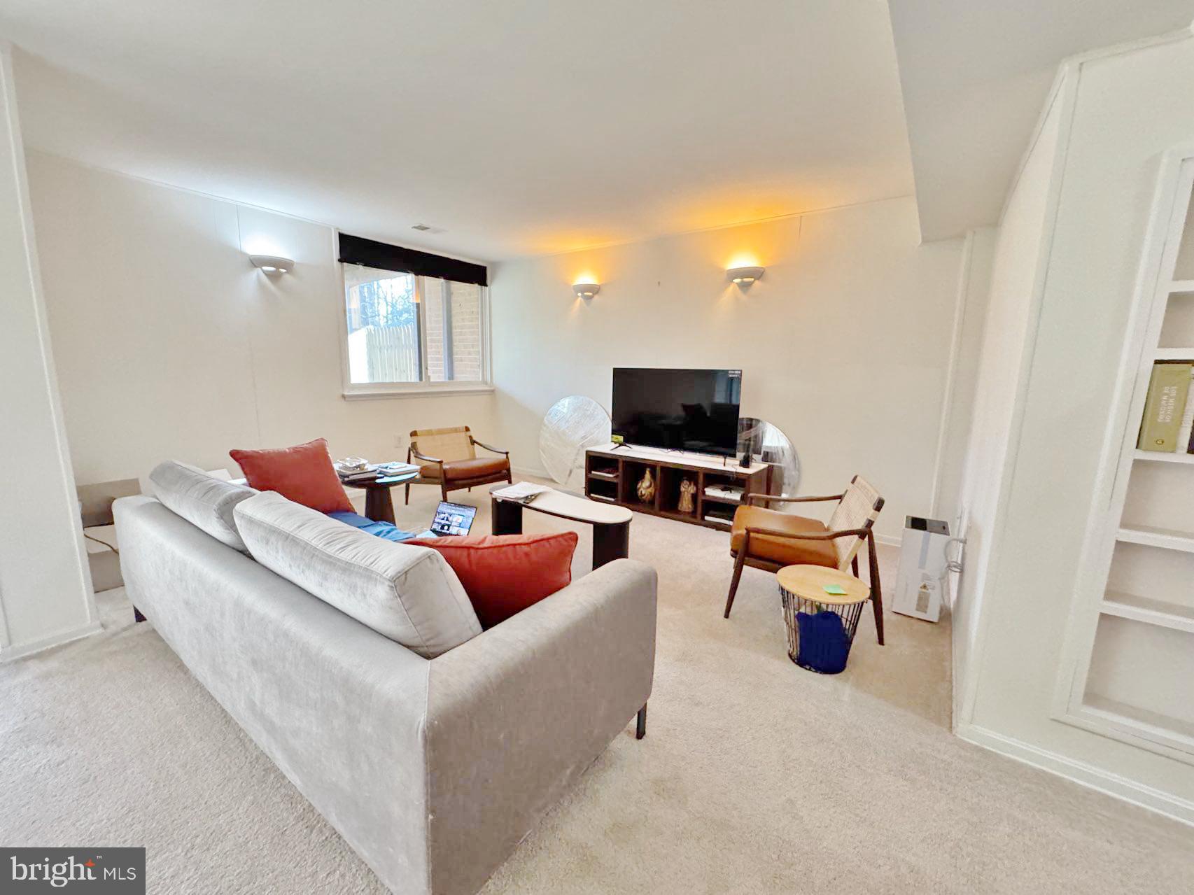 INVERNESS FOREST - Residential Lease