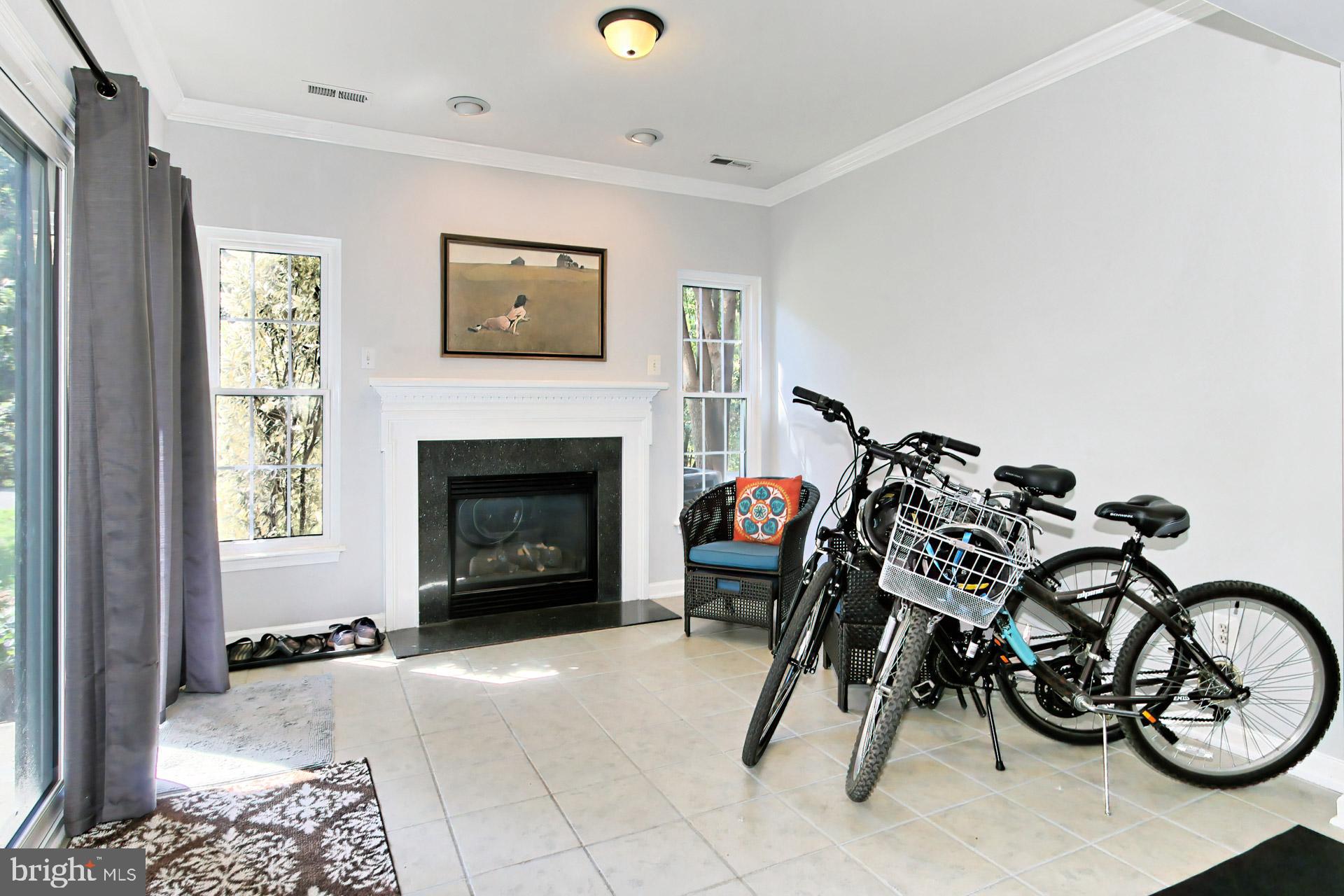 CAMERON STATION - Residential