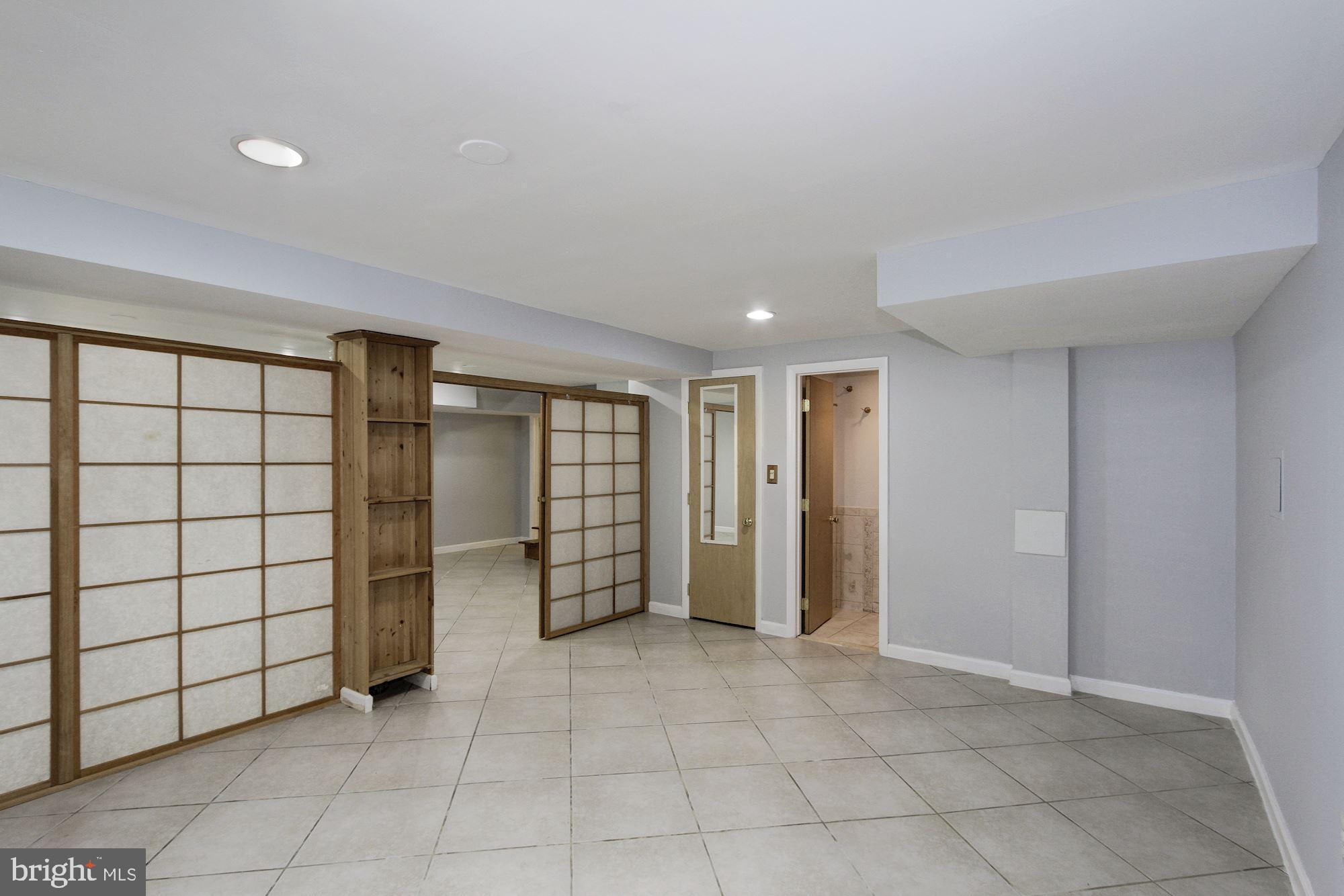 WHEATON WOODS - Residential