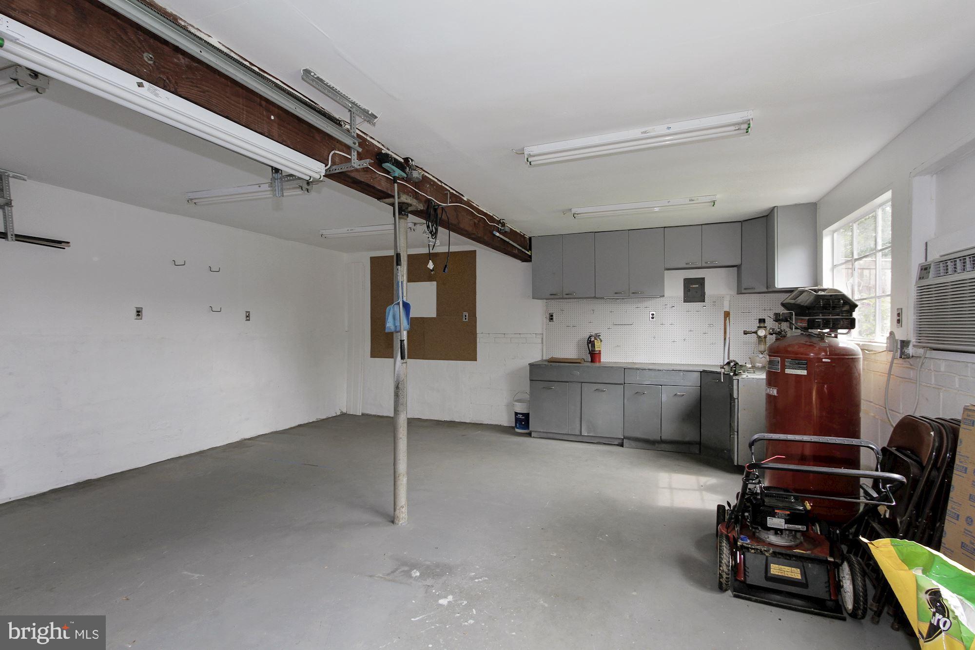 WHEATON WOODS - Residential