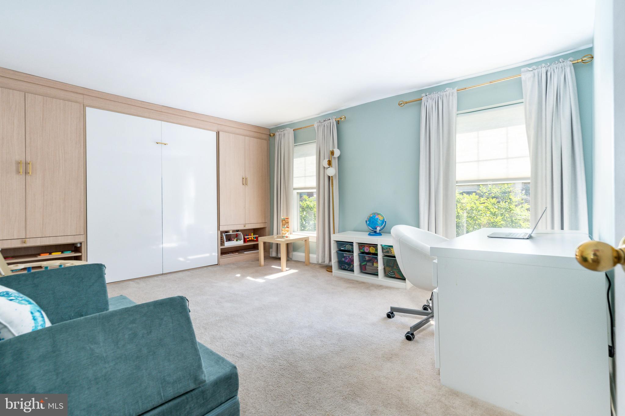 OLDE KENSINGTON - Residential