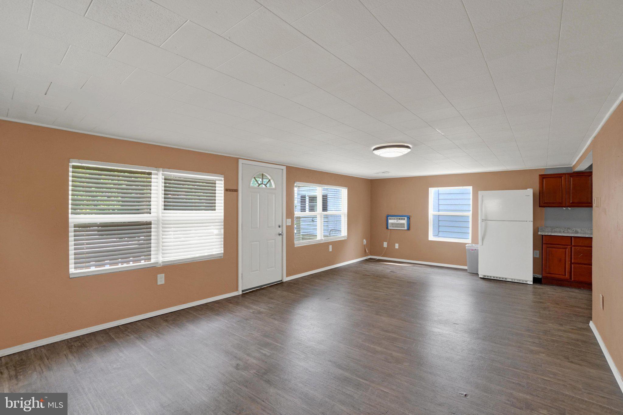 1608 W POPLAR TERRACE