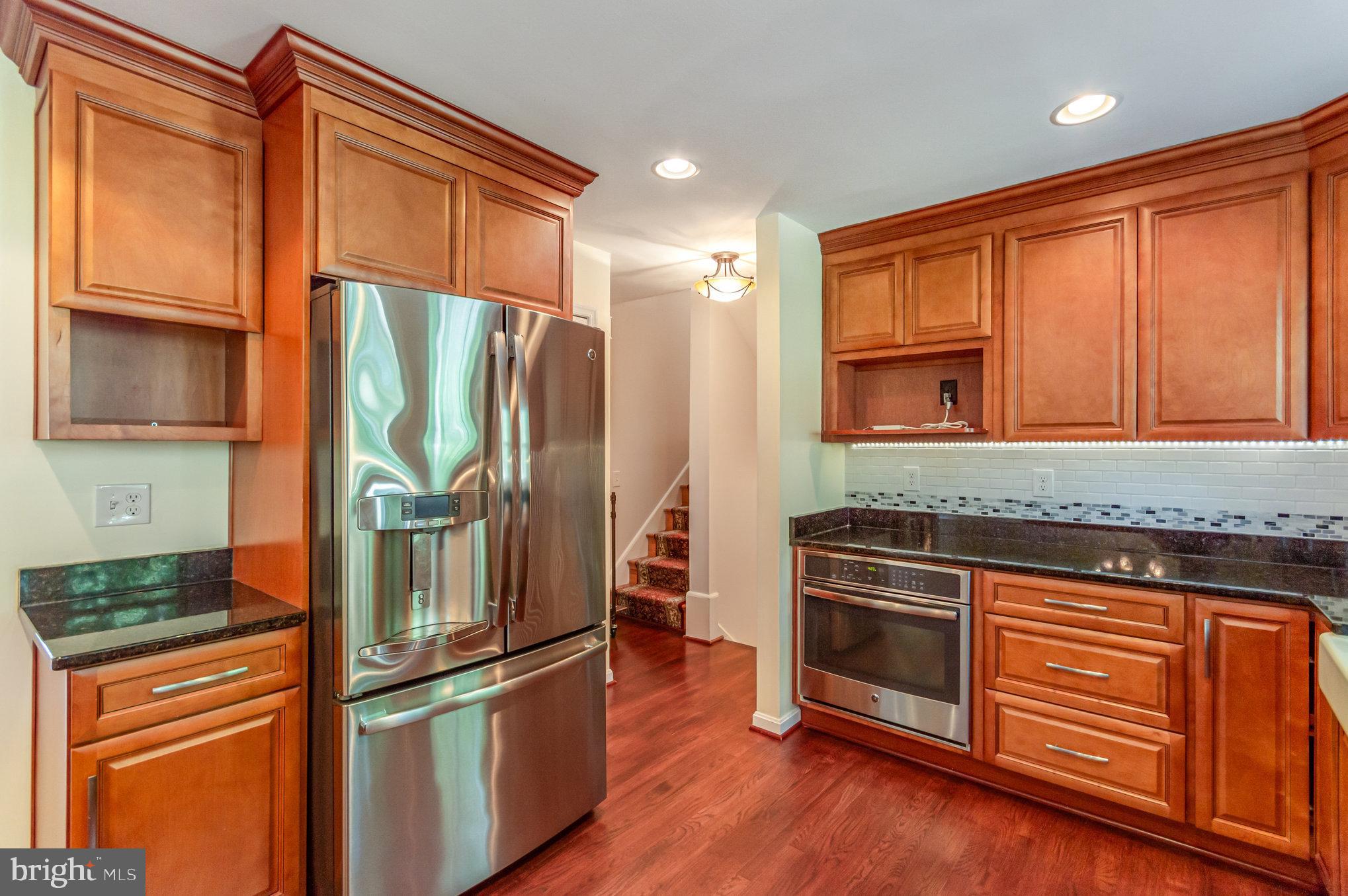519 WOODLAND COURT NW
