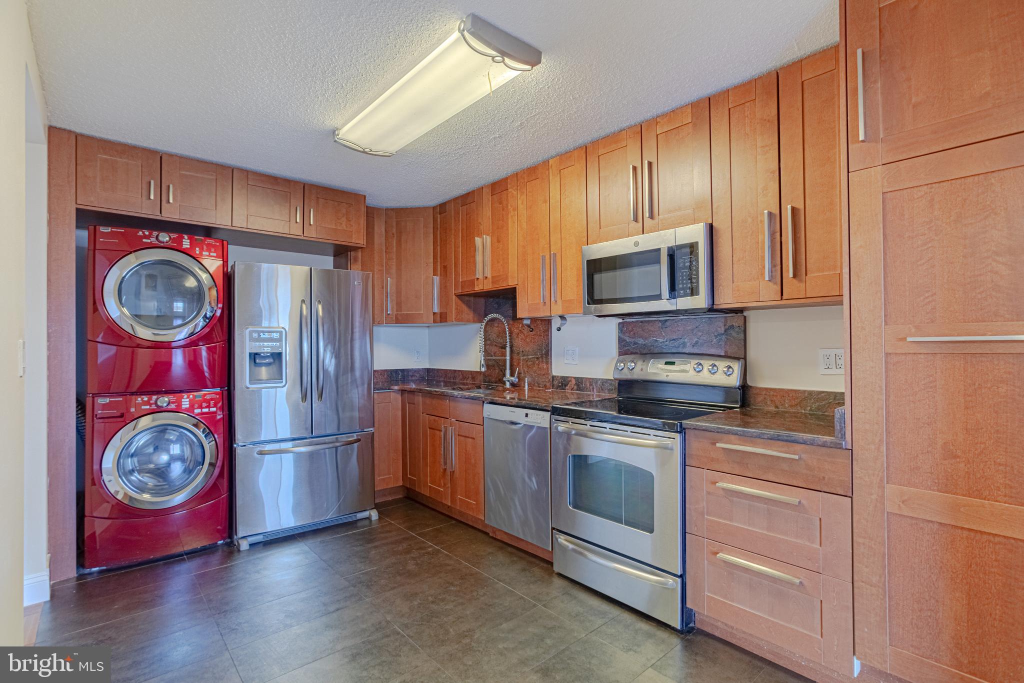 ROTONDA - Residential Lease