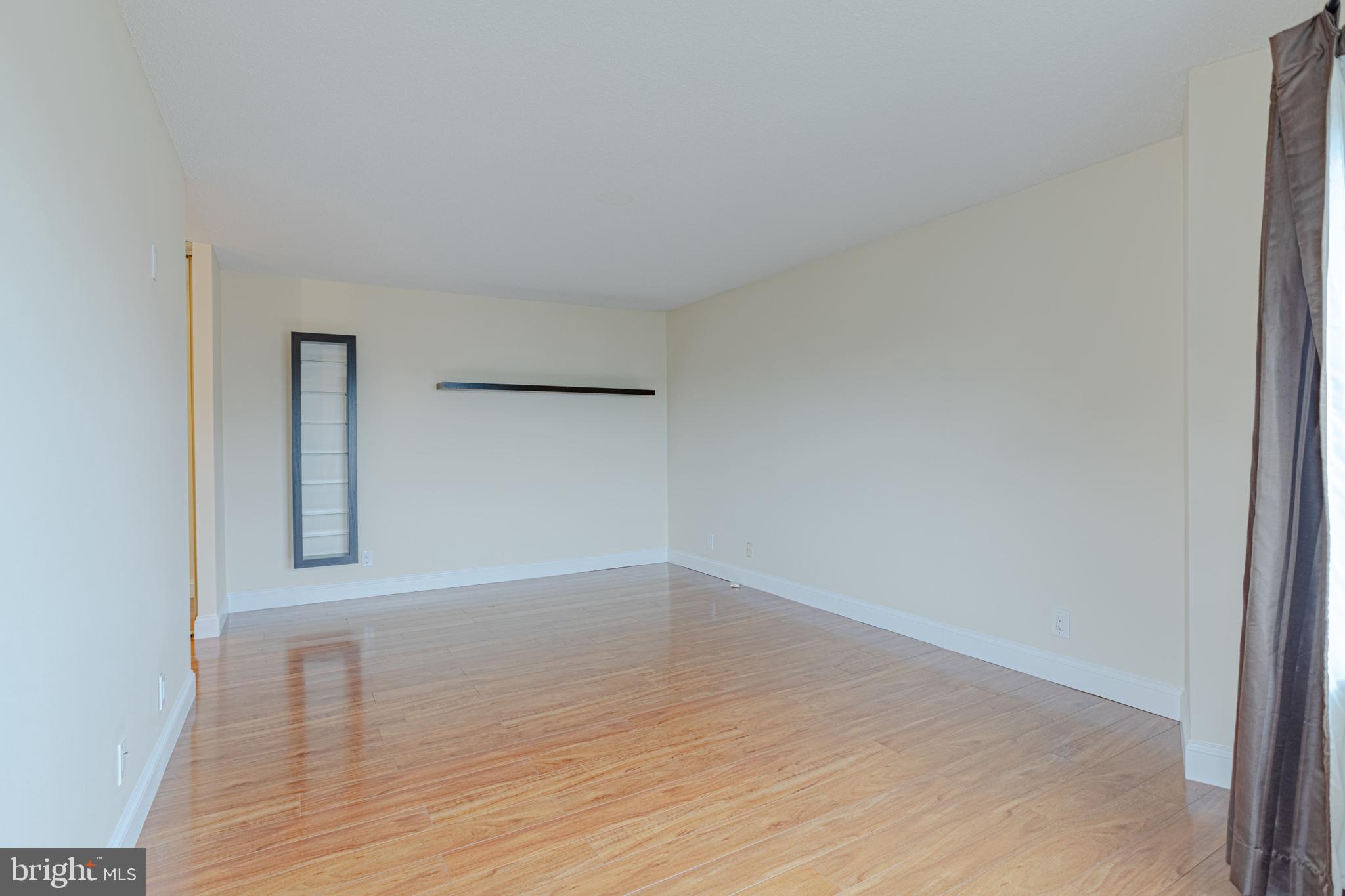 ROTONDA - Residential Lease