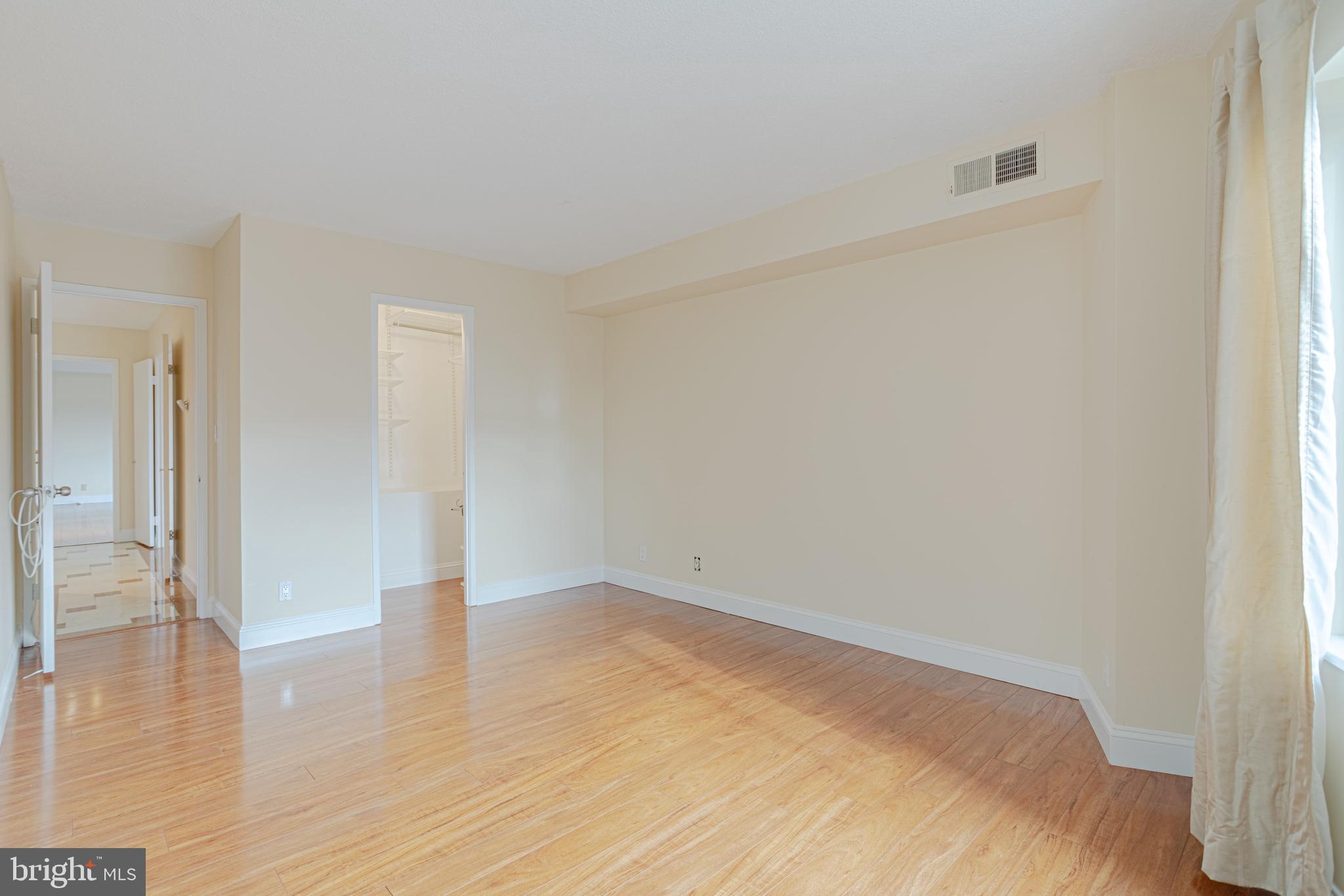 ROTONDA - Residential Lease