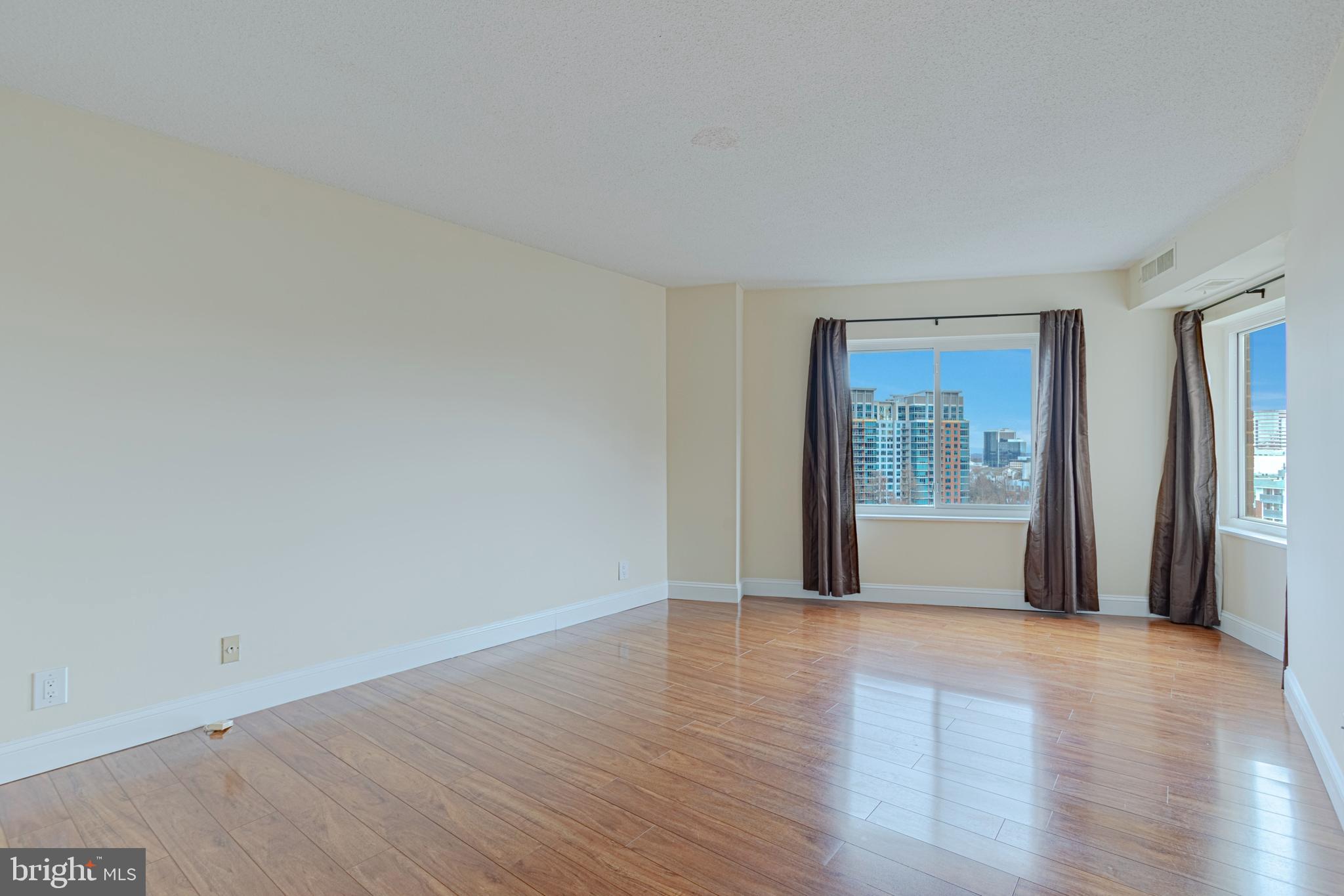 ROTONDA - Residential Lease