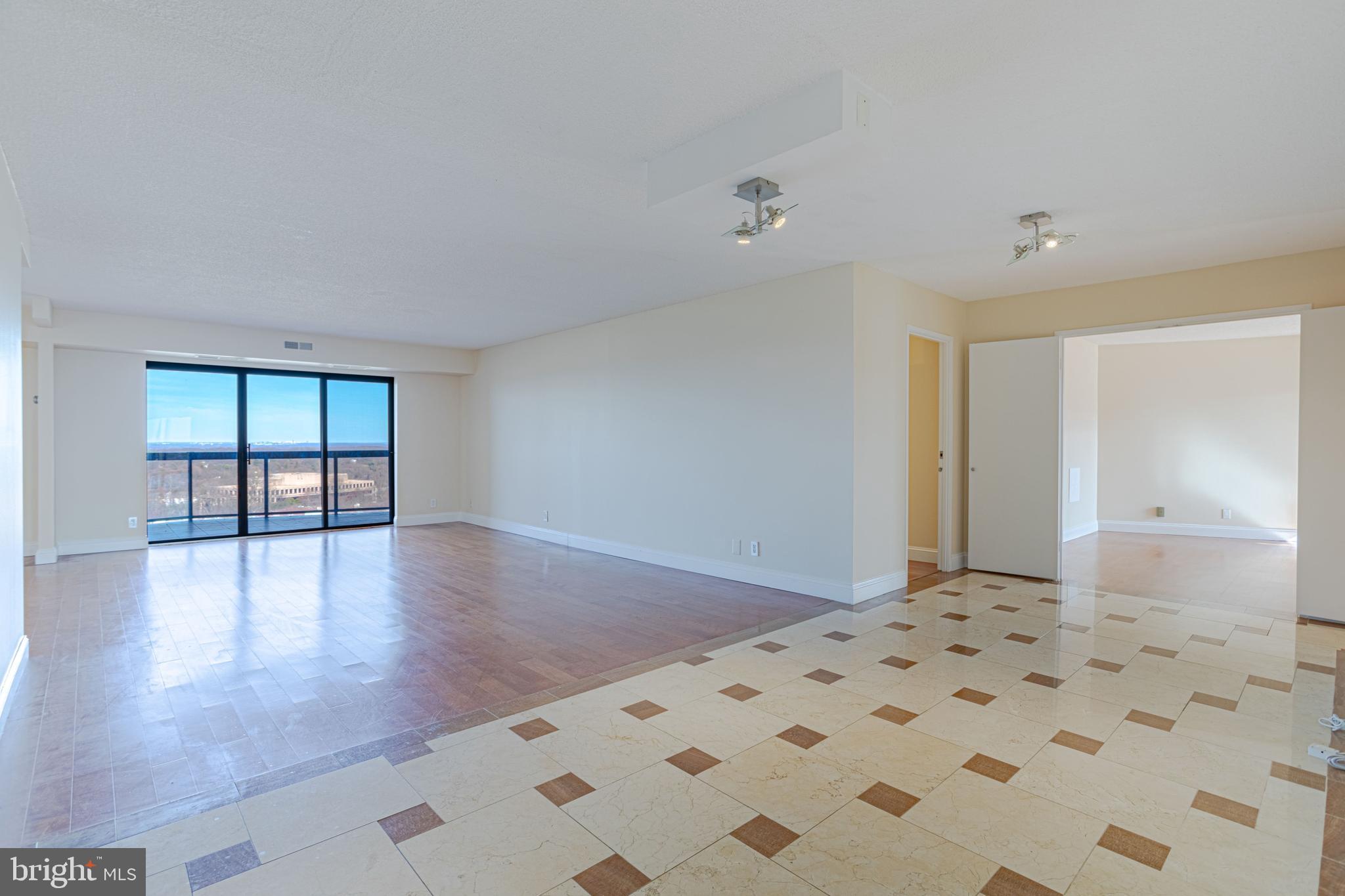 ROTONDA - Residential Lease